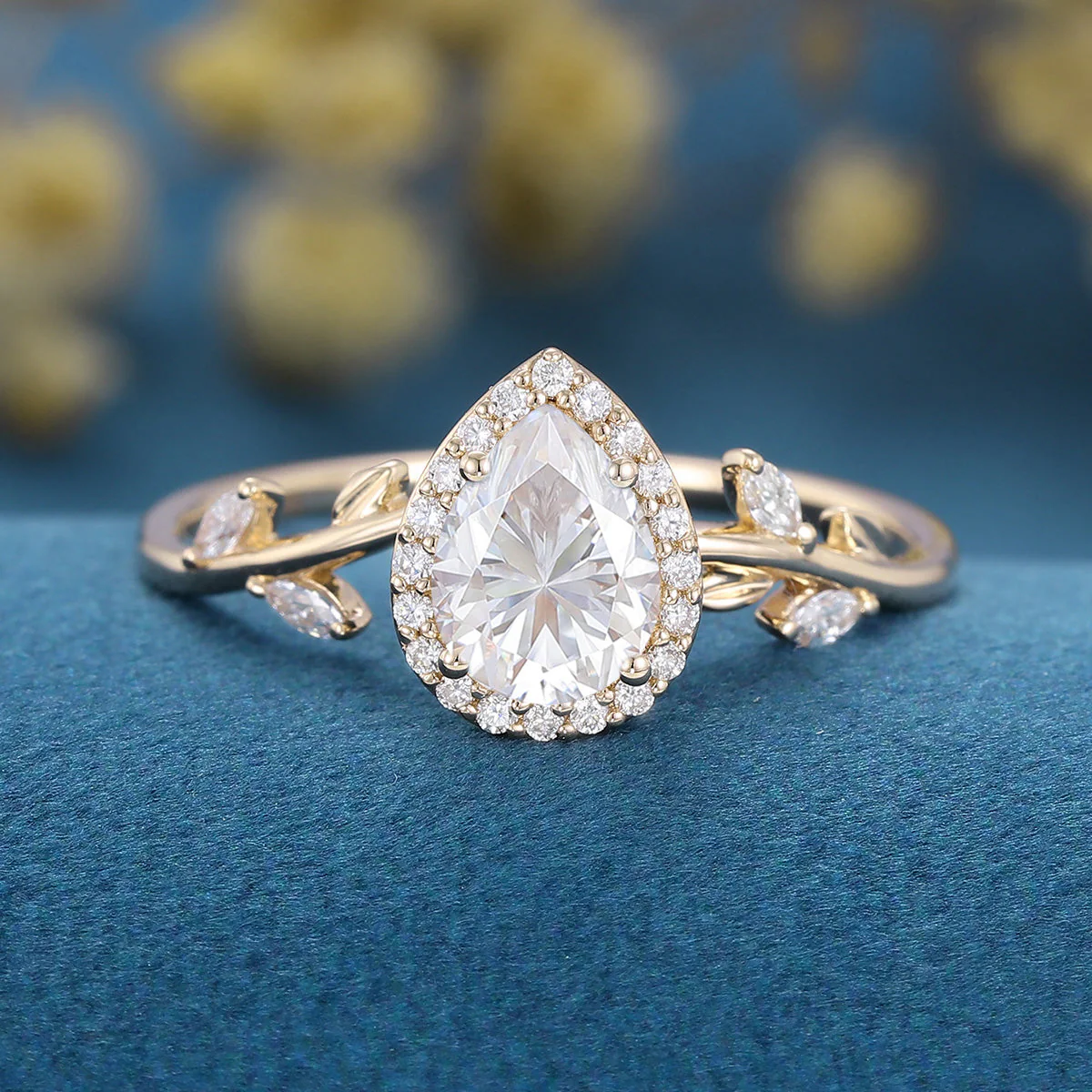 Pear cut Moissanite leaf Engagement Ring - Image 8