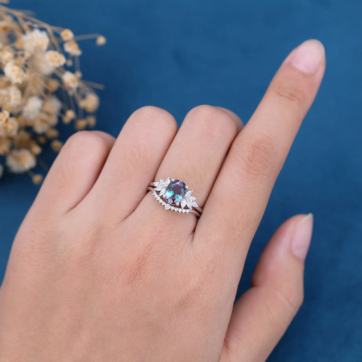 2PCS Oval Alexandrite cluster Engagement ring Bridal Set - Image 3