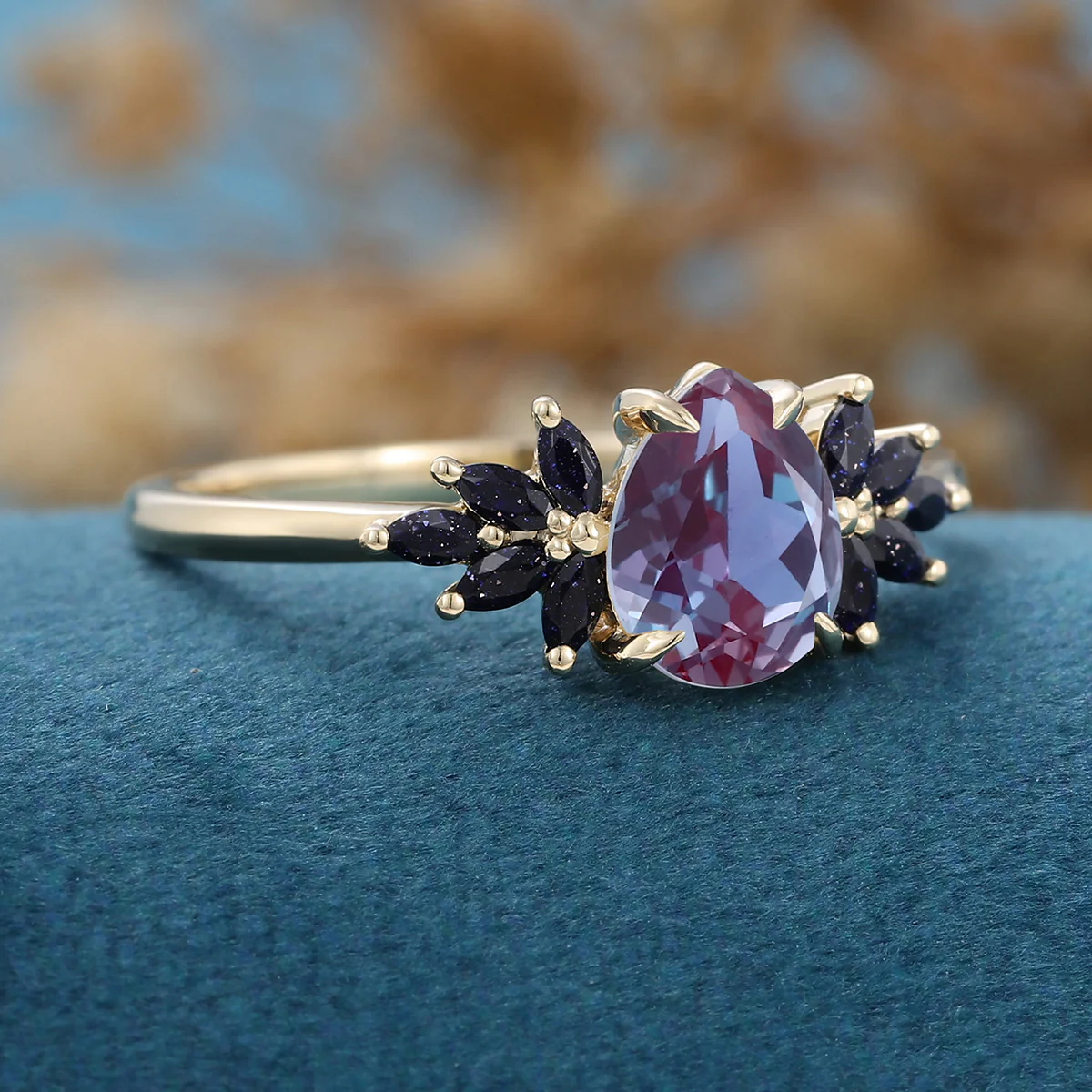 Pear cut Alexandrite Engagement ring - Image 5