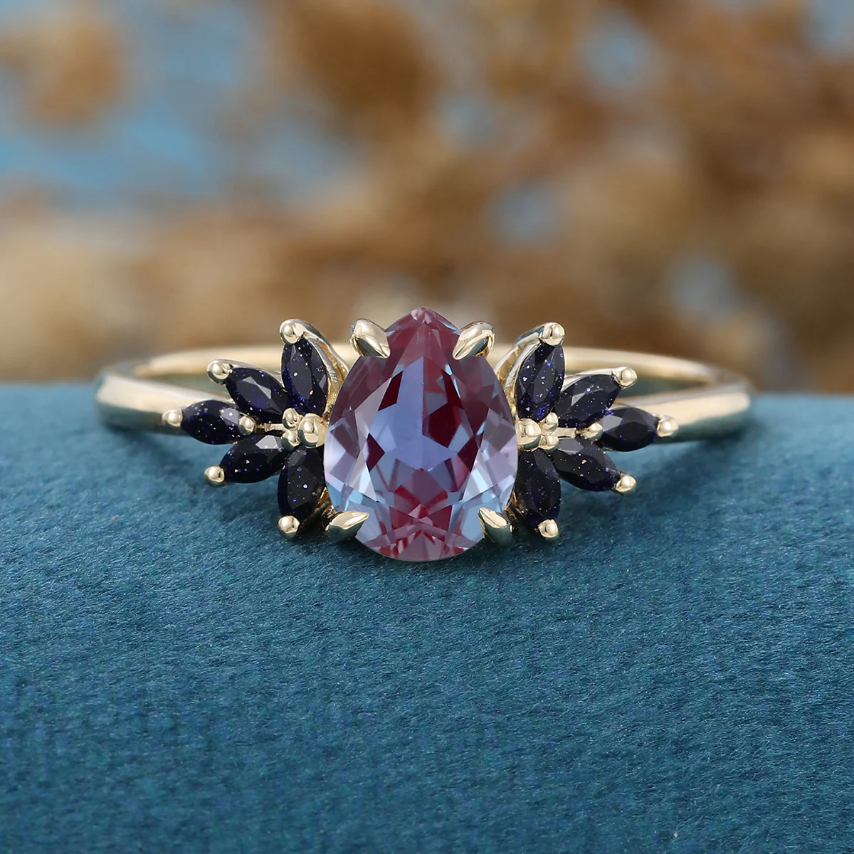 Pear cut Alexandrite Engagement ring - Image 7