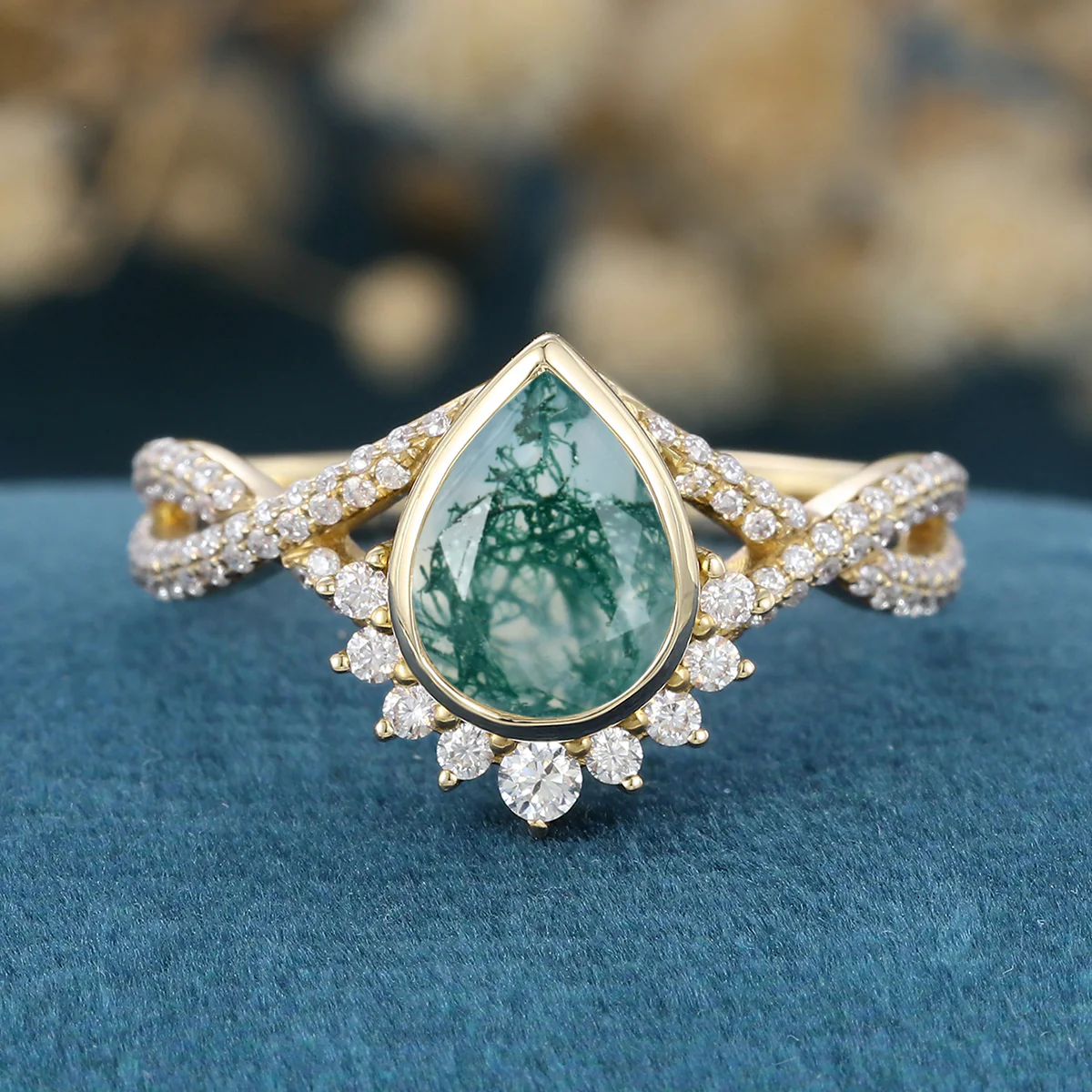Bezel setting Pear cut Moss Agate Gold Engagement Ring - Image 7