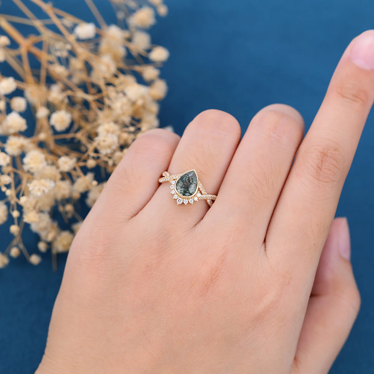 Bezel setting Pear cut Moss Agate Gold Engagement Ring - Image 9
