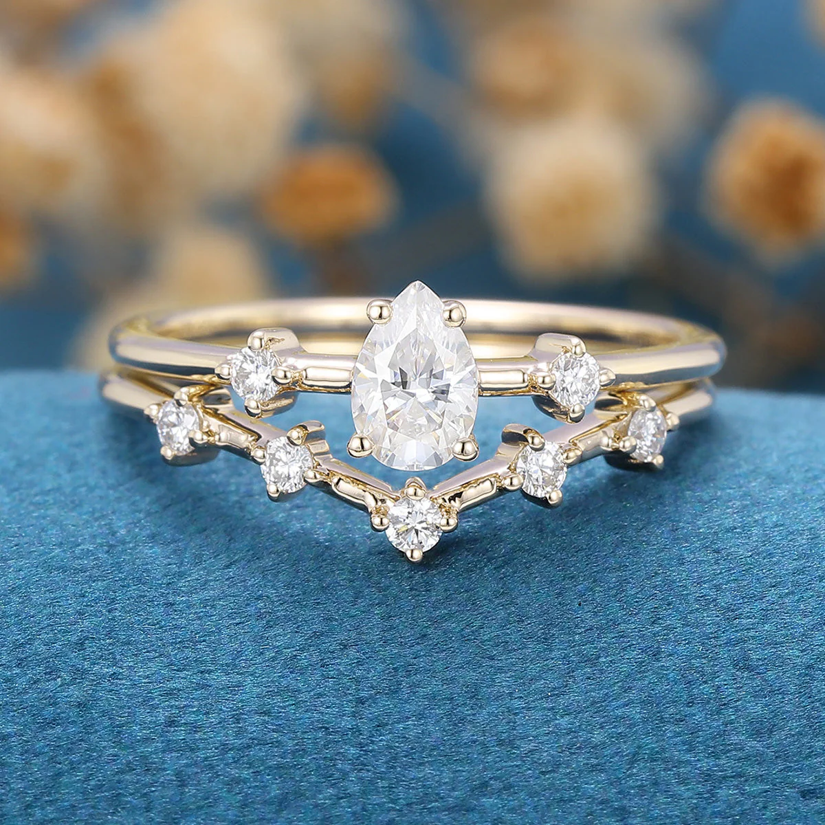 Pear cut Moissanite Engagement ring Bridal Set - Image 8