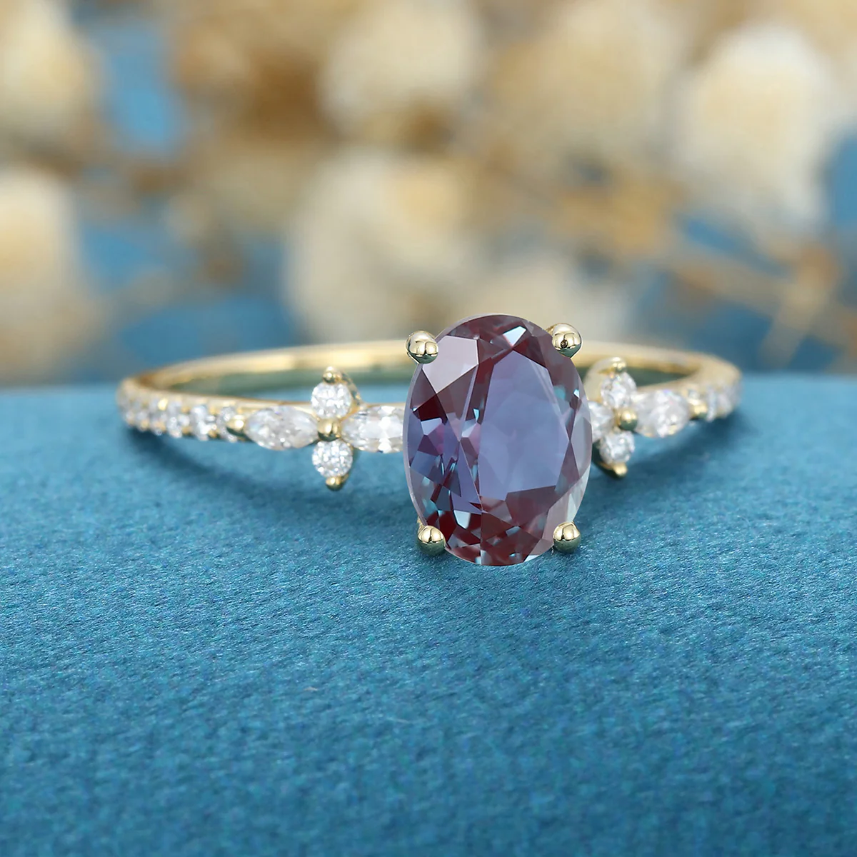 Oval cut  Lab Alexandrite | Diamond Engagement ring - Image 5