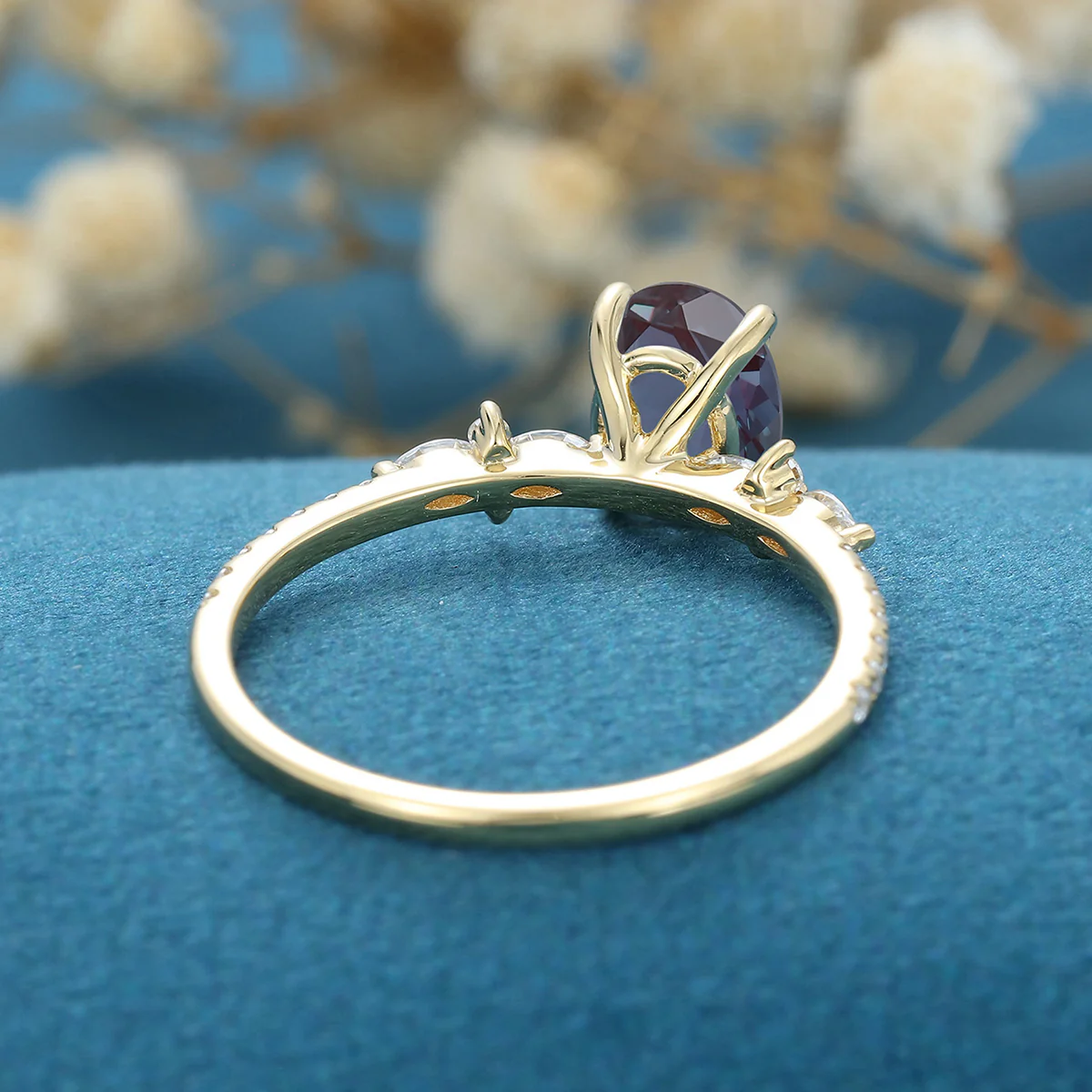 Oval cut  Lab Alexandrite | Diamond Engagement ring - Image 6