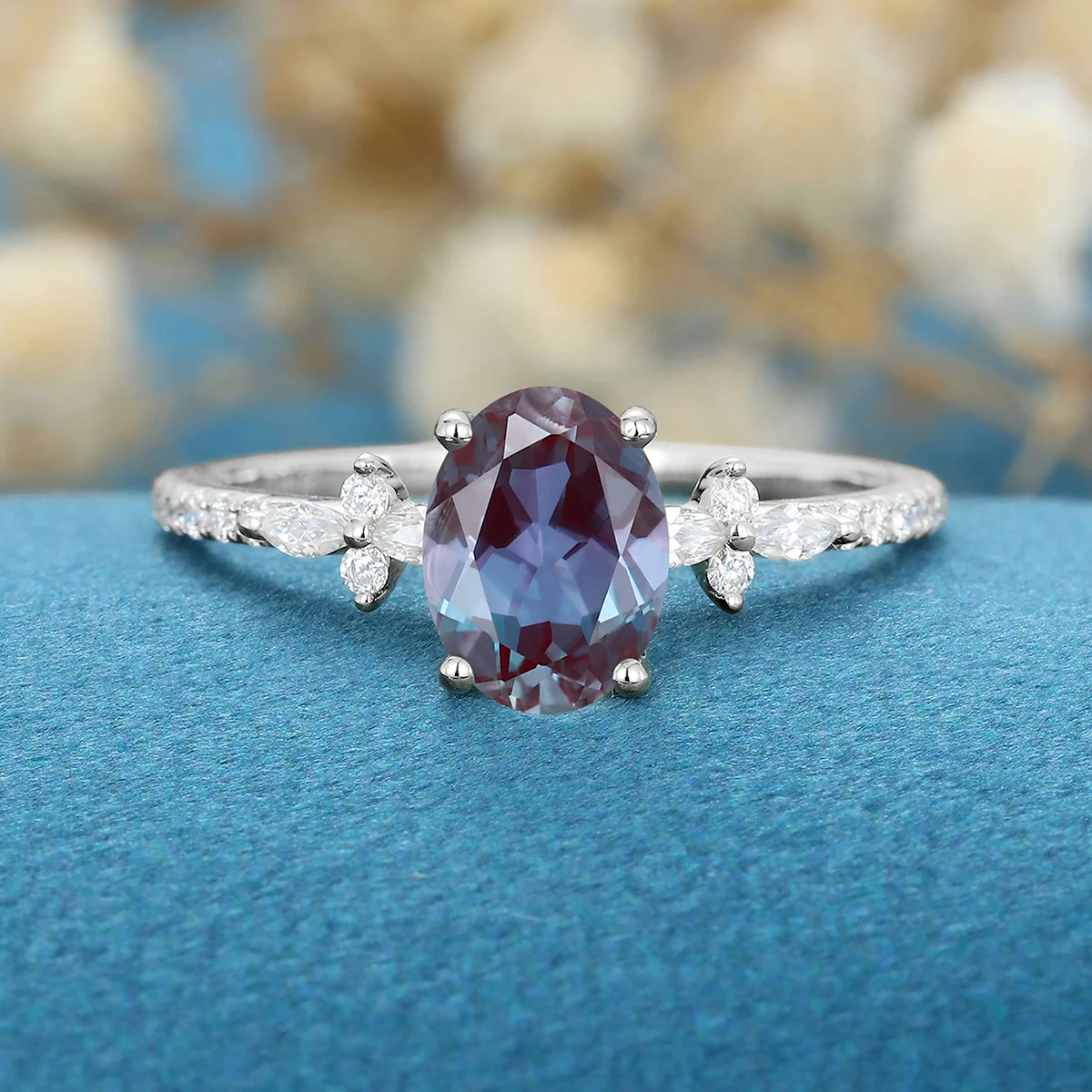 Oval cut  Lab Alexandrite | Diamond Engagement ring - Image 8