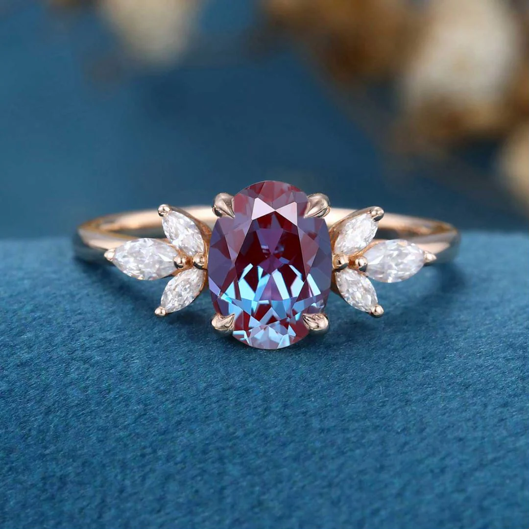 Oval cut Lab Alexandrite | Diamond Engagement ring - Image 7