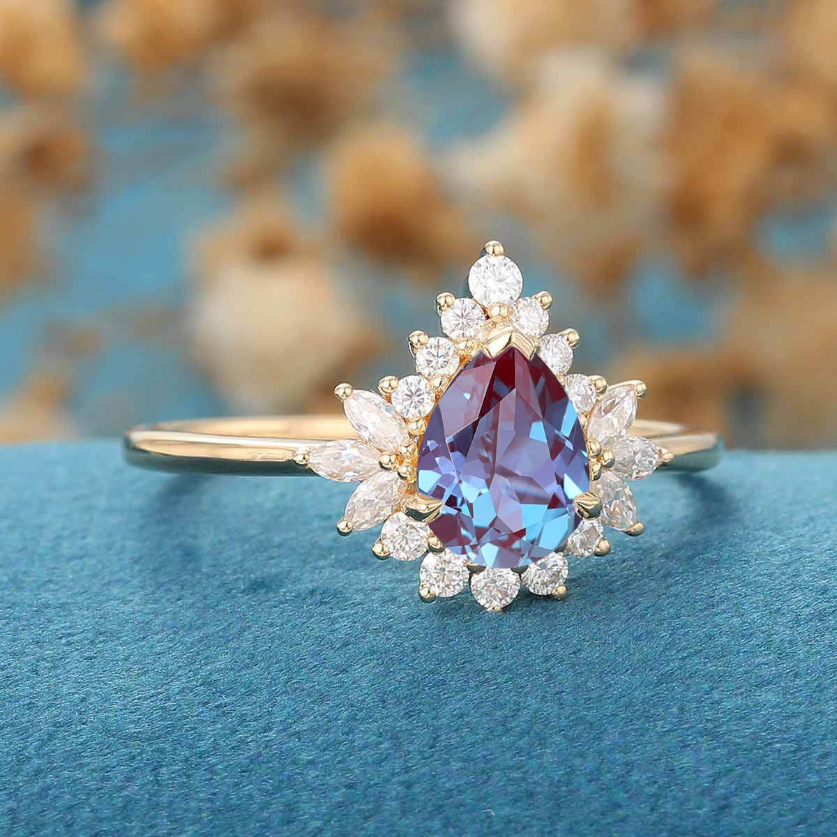 Pear cut Lab Alexandrite | Diamond Engagement ring - Image 6