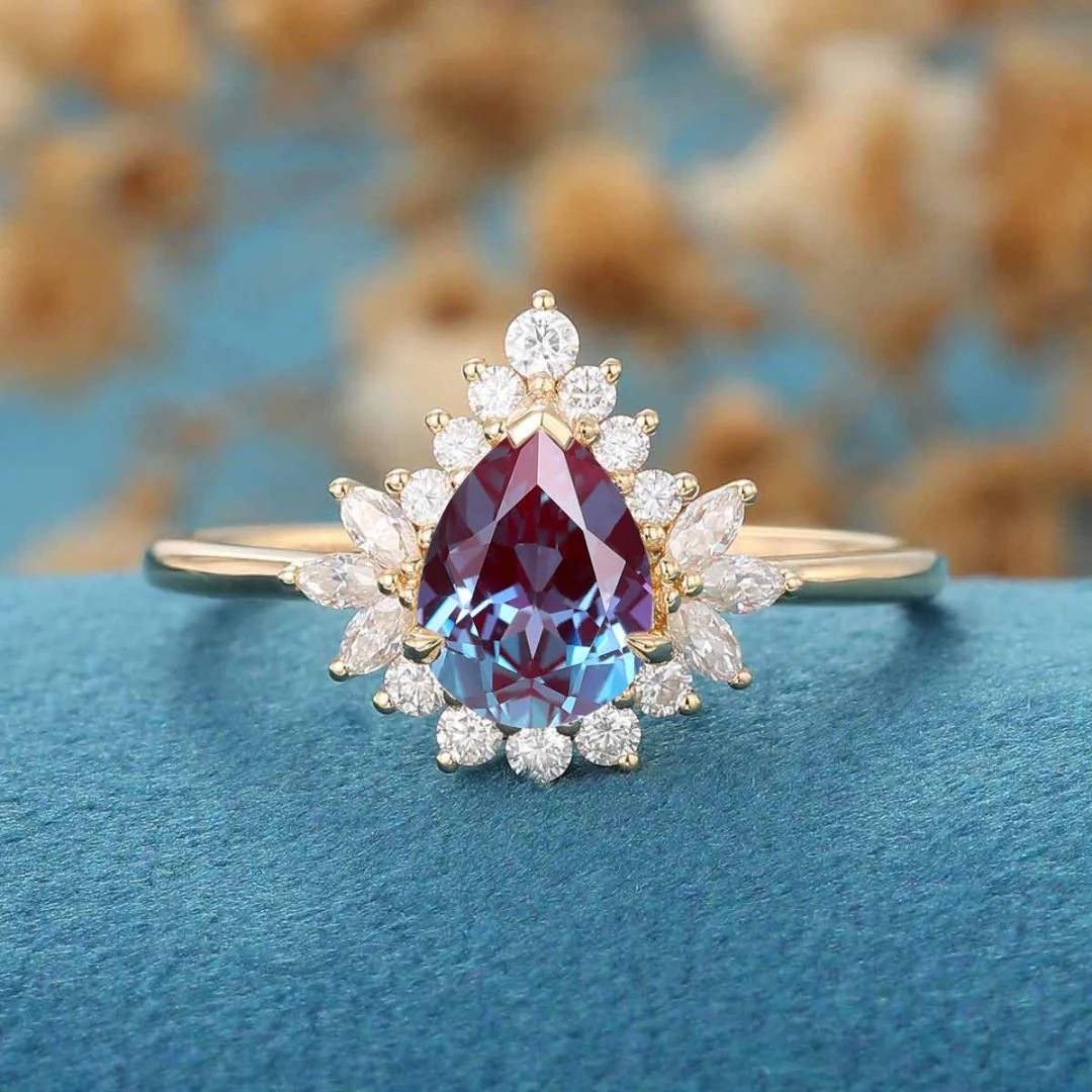 Pear cut Lab Alexandrite | Diamond Engagement ring - Image 7