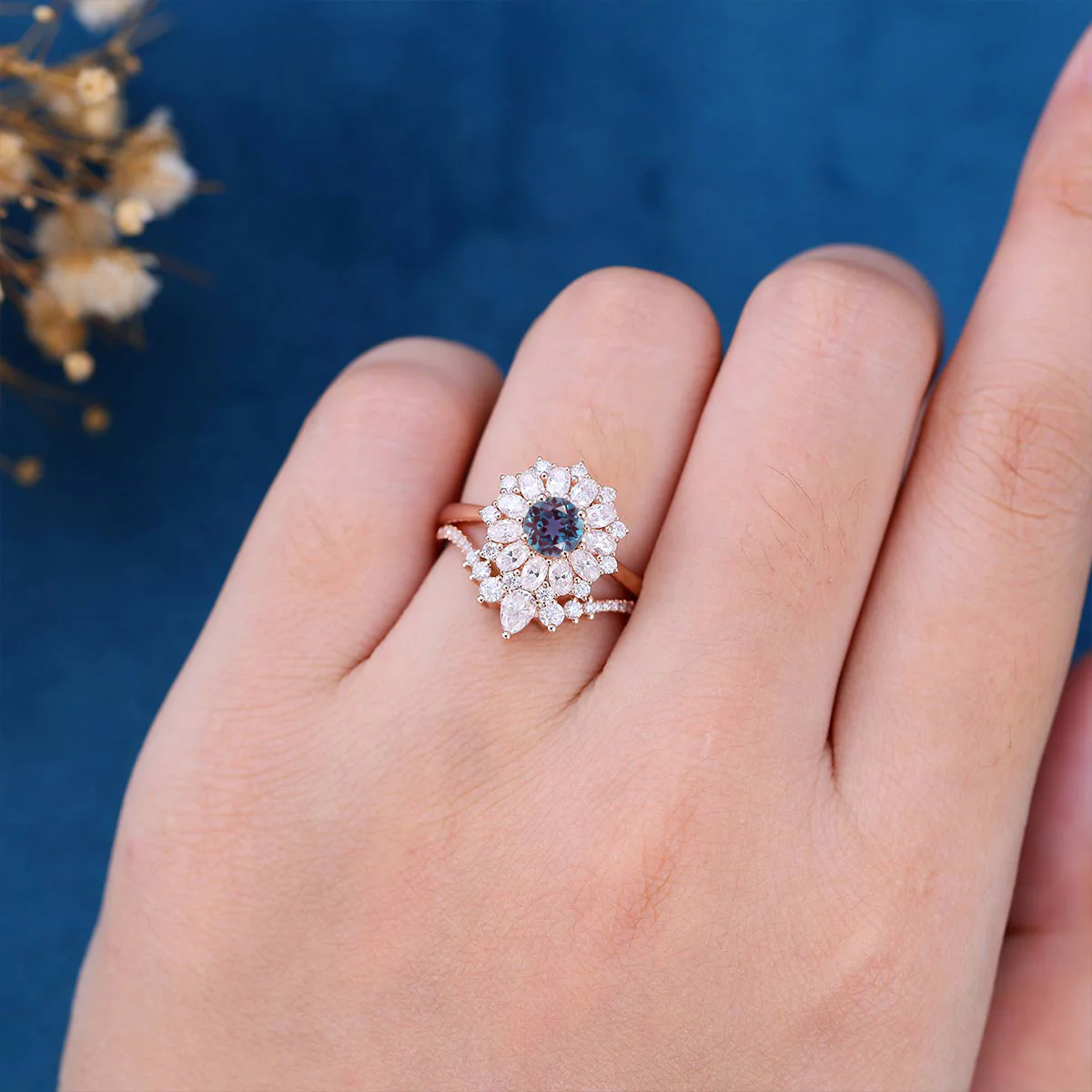 Round cut Lab Alexandrite | Diamond ring set - Image 2