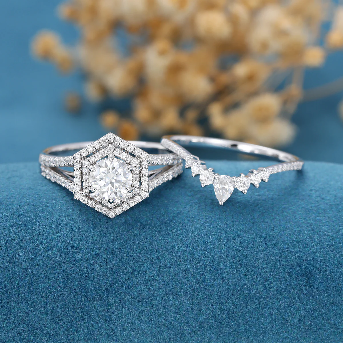 Round cut Moissanite Engagement Ring Bridal Set - Image 3