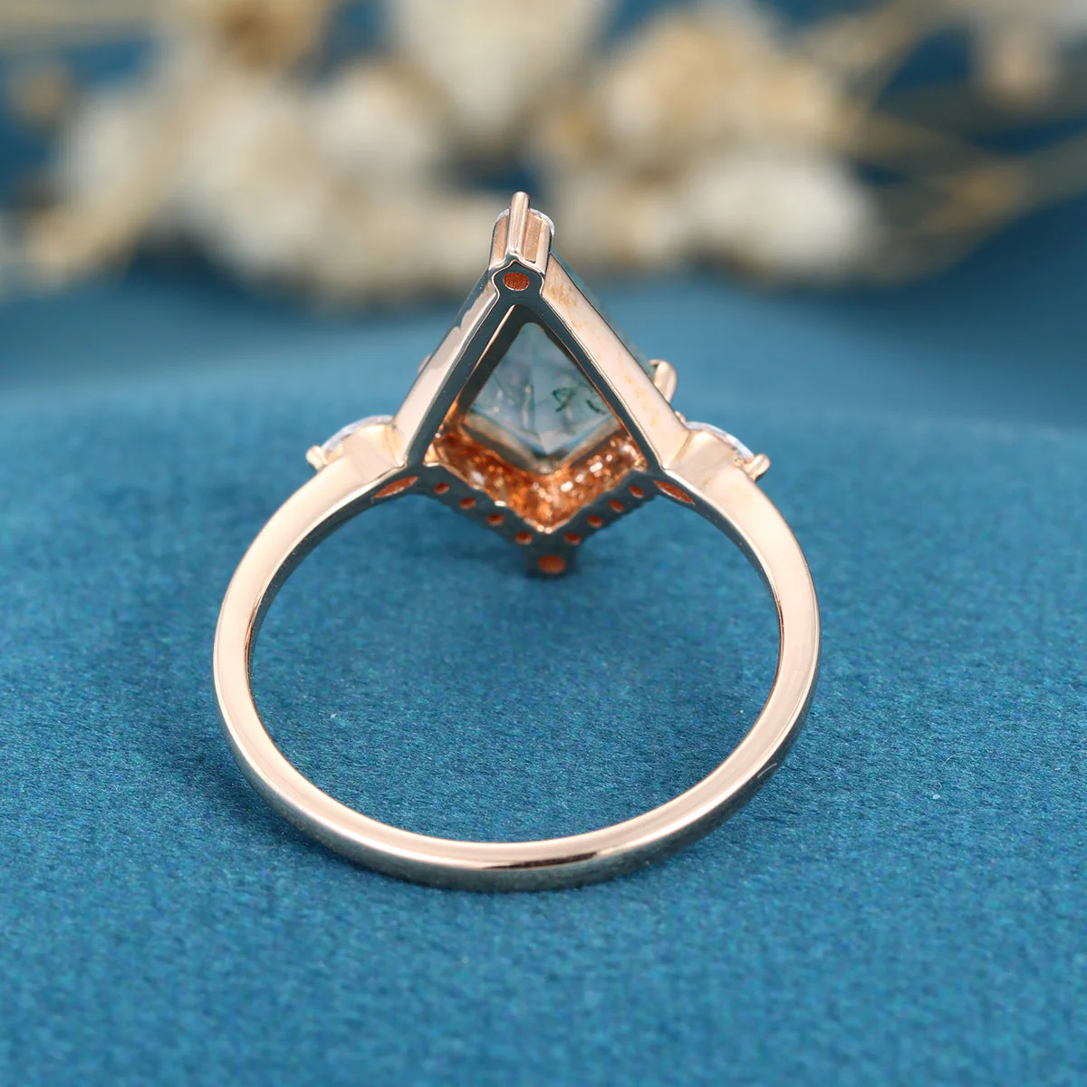 Kite cut Moss Agate Gold Engagement Ring - Image 6