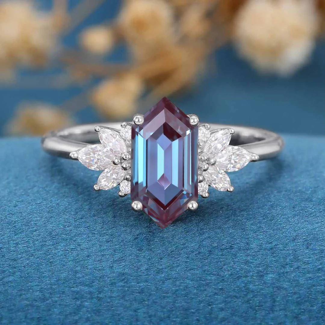 Long Hexagon cut Alexandrite | Diamond Engagement ring - Image 8
