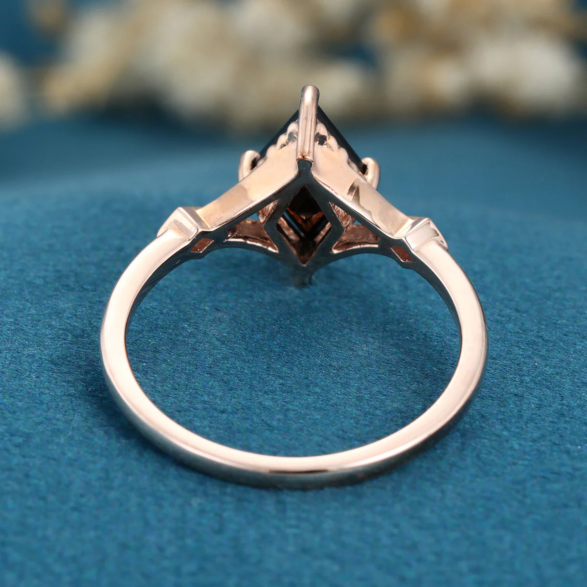 Lozenge cut Black Onyx Solid Gold Engagement Ring - Image 6