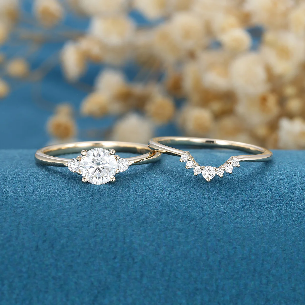 Round cut Moissanite Engagement Ring Bridal Set - Image 4