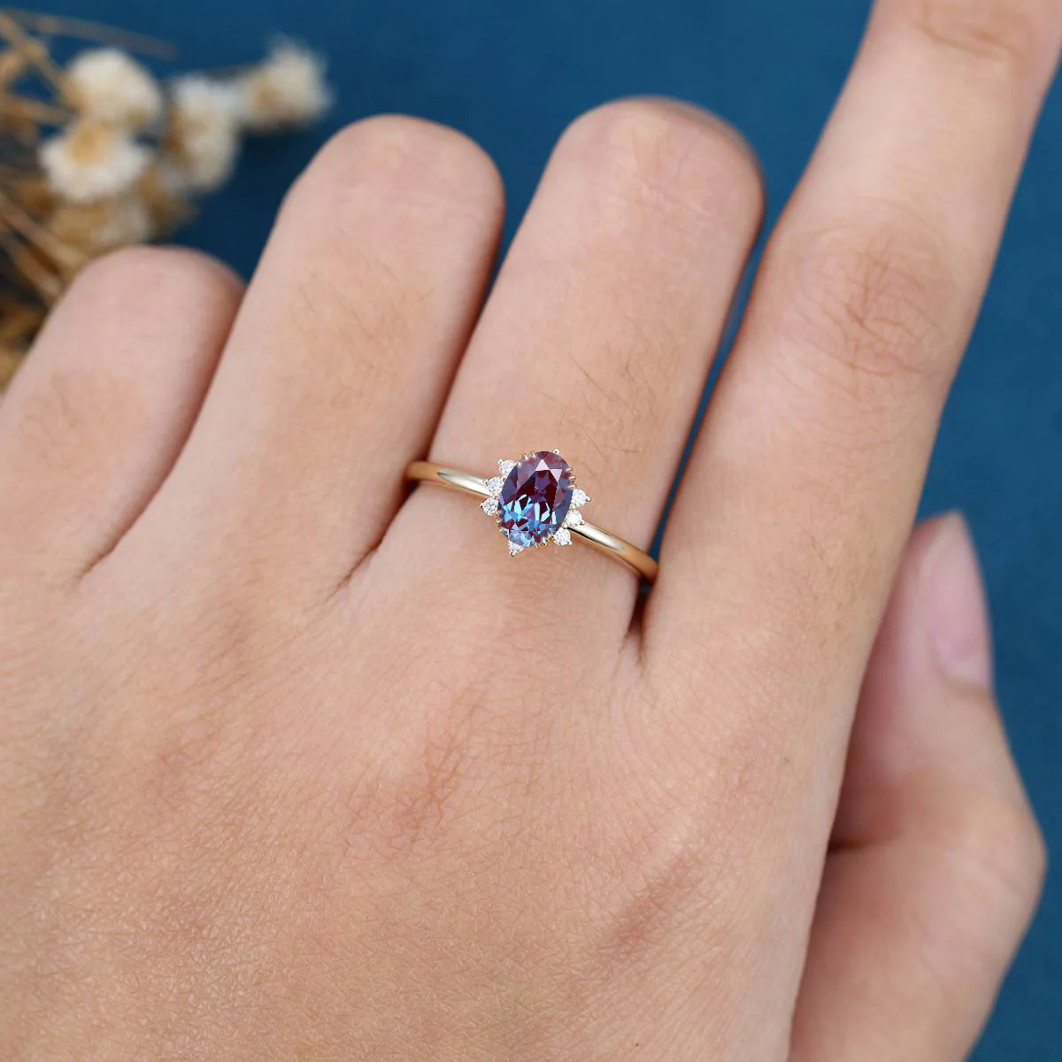 Oval cut Lab Alexandrite | Diamond Engagement ring - Image 2
