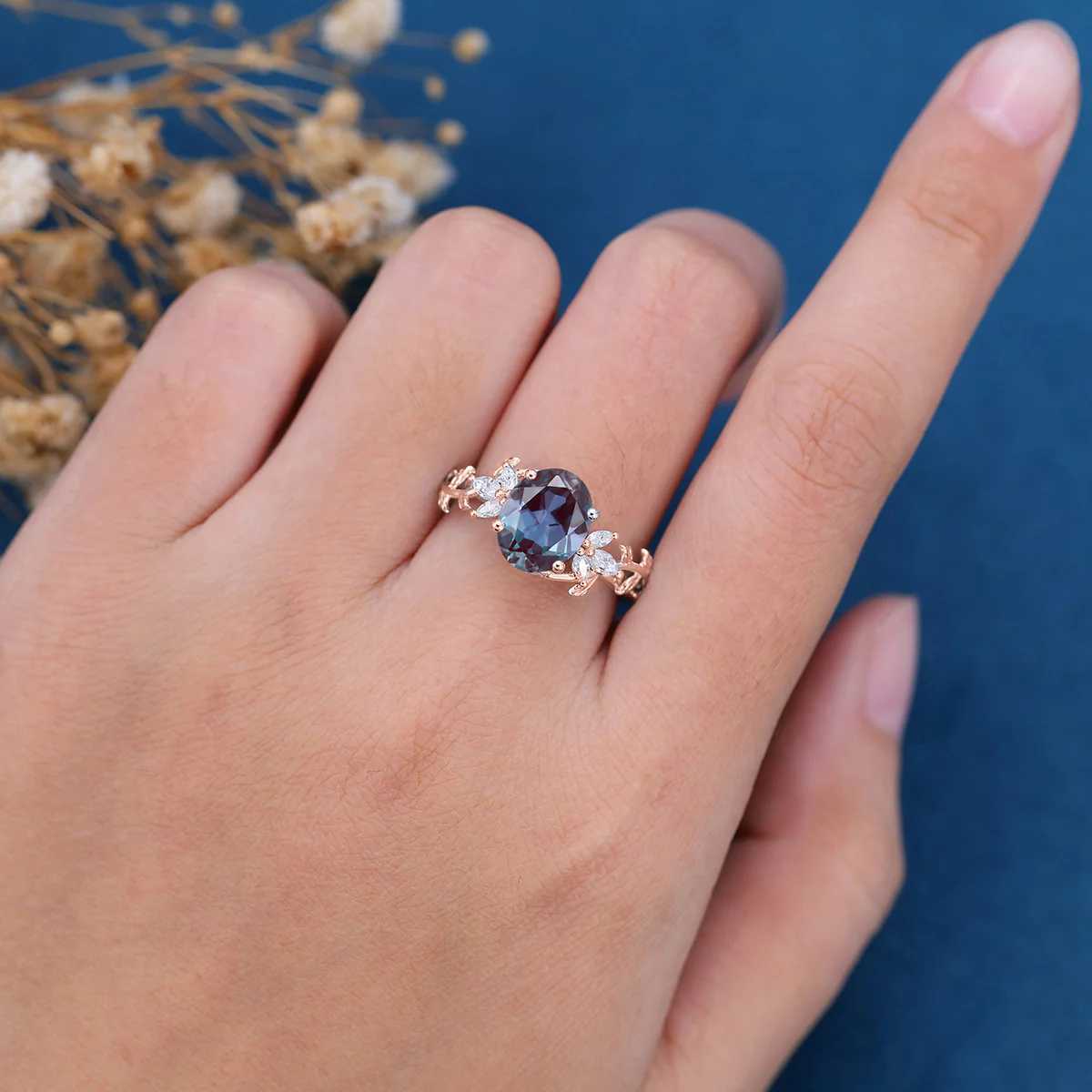 Oval cut Lab Alexandrite Engagement ring - Image 2