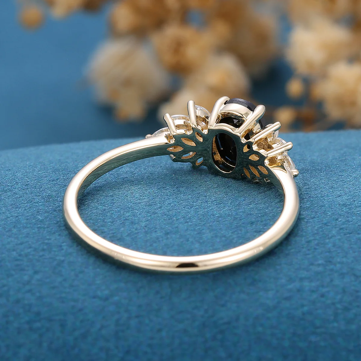 1.0Carat Oval cut Black Onyx Cluster Engagement ring - Image 8