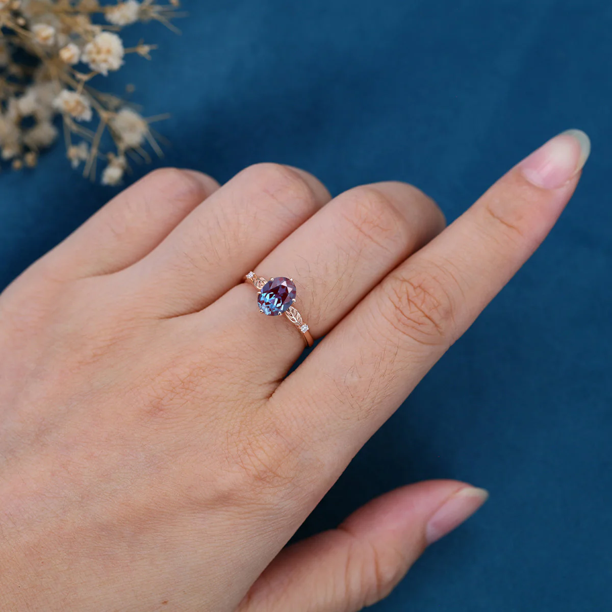 Oval cut Lab Alexandrite Solid Gold Engagement Ring - Image 2
