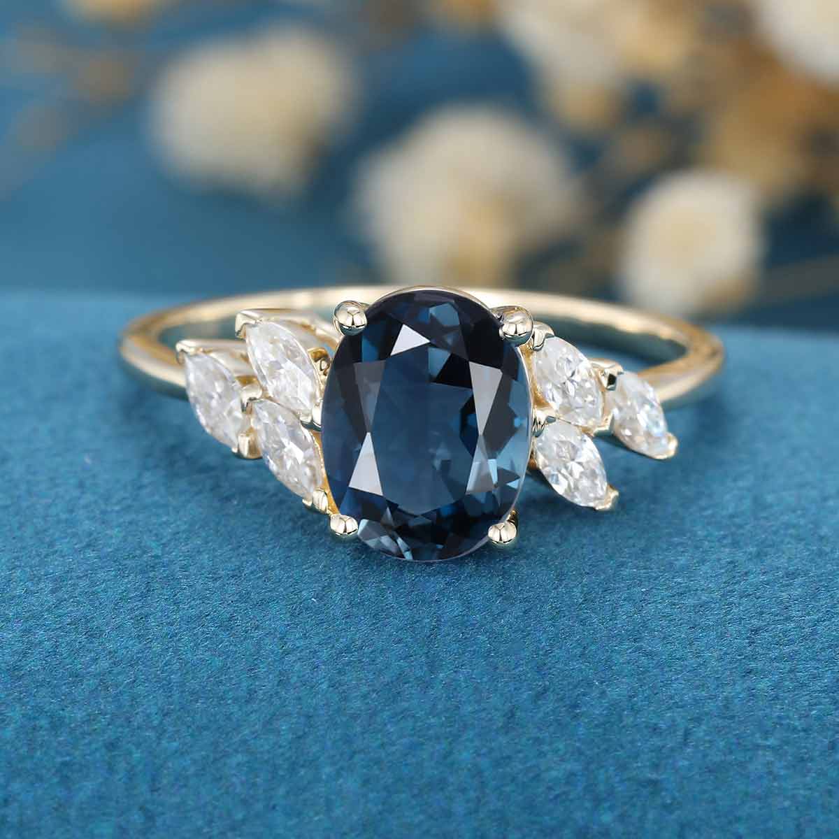 Oval cut  London Blue Topaz Cluster Engagement ring - Image 3
