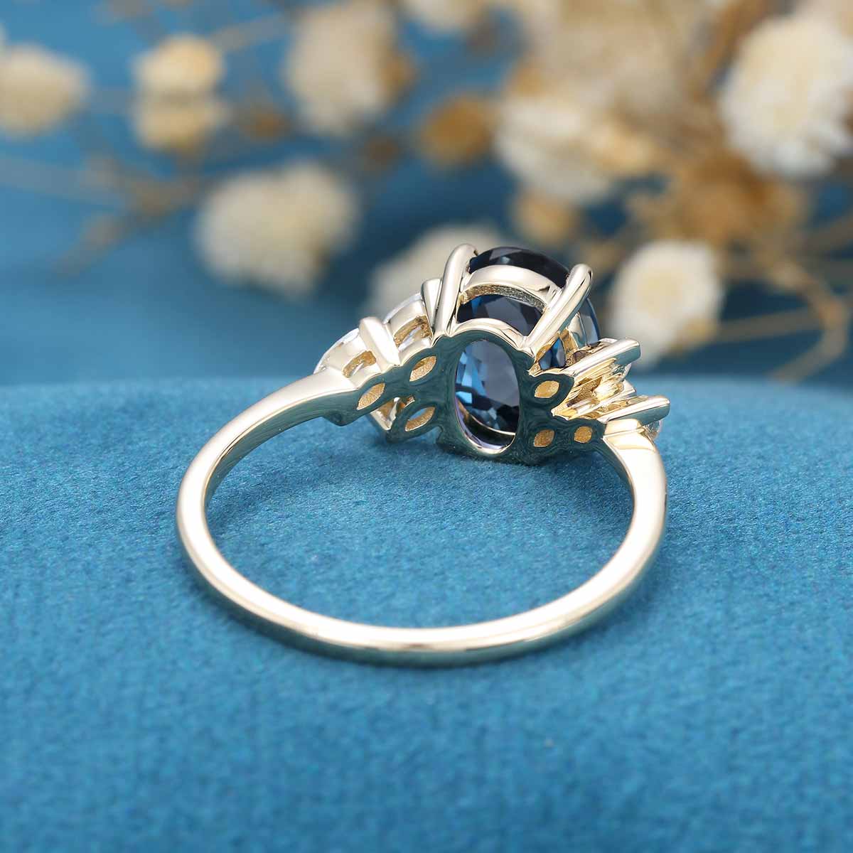 Oval cut  London Blue Topaz Cluster Engagement ring - Image 6