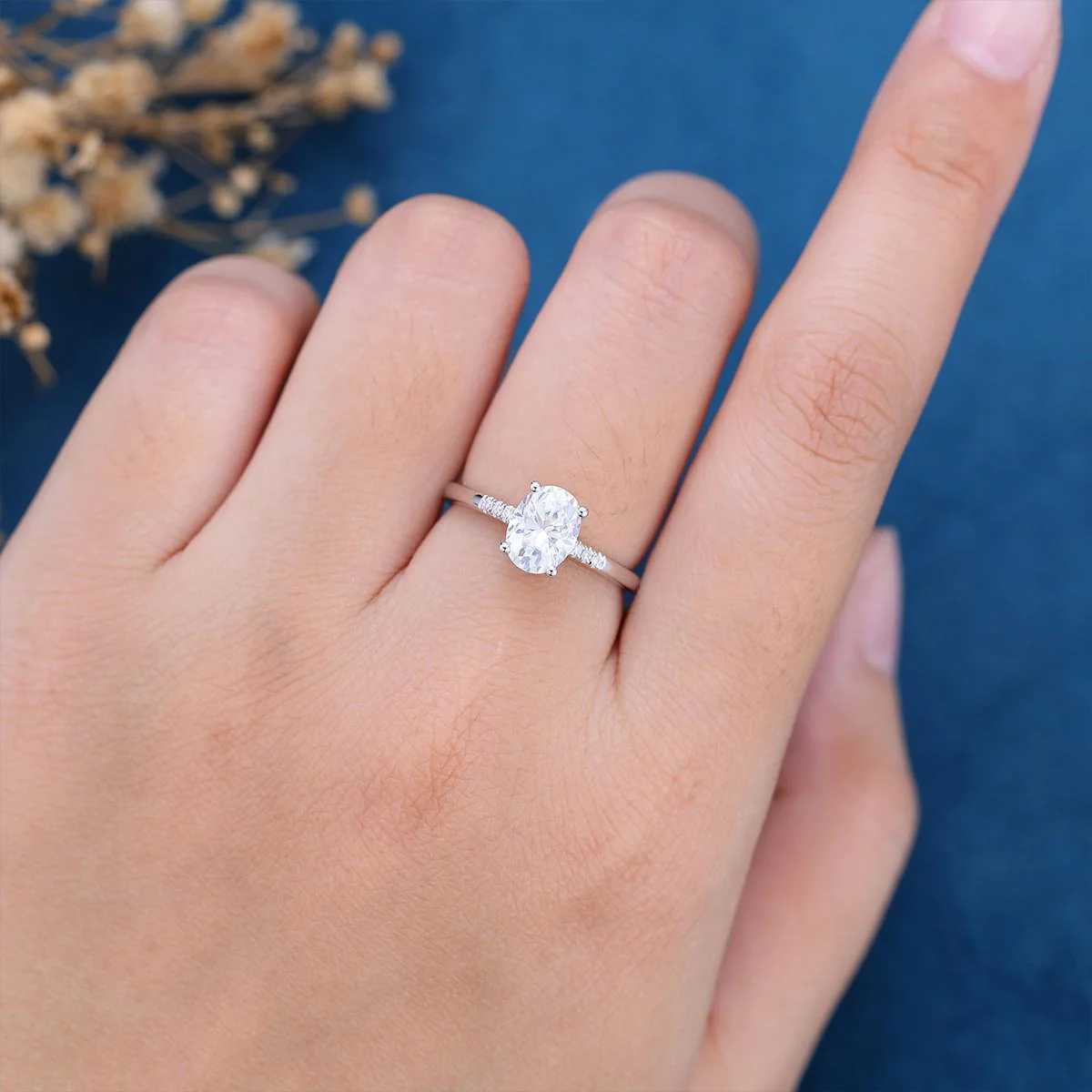 Oval cut Moissanite Engagement ring - Image 2