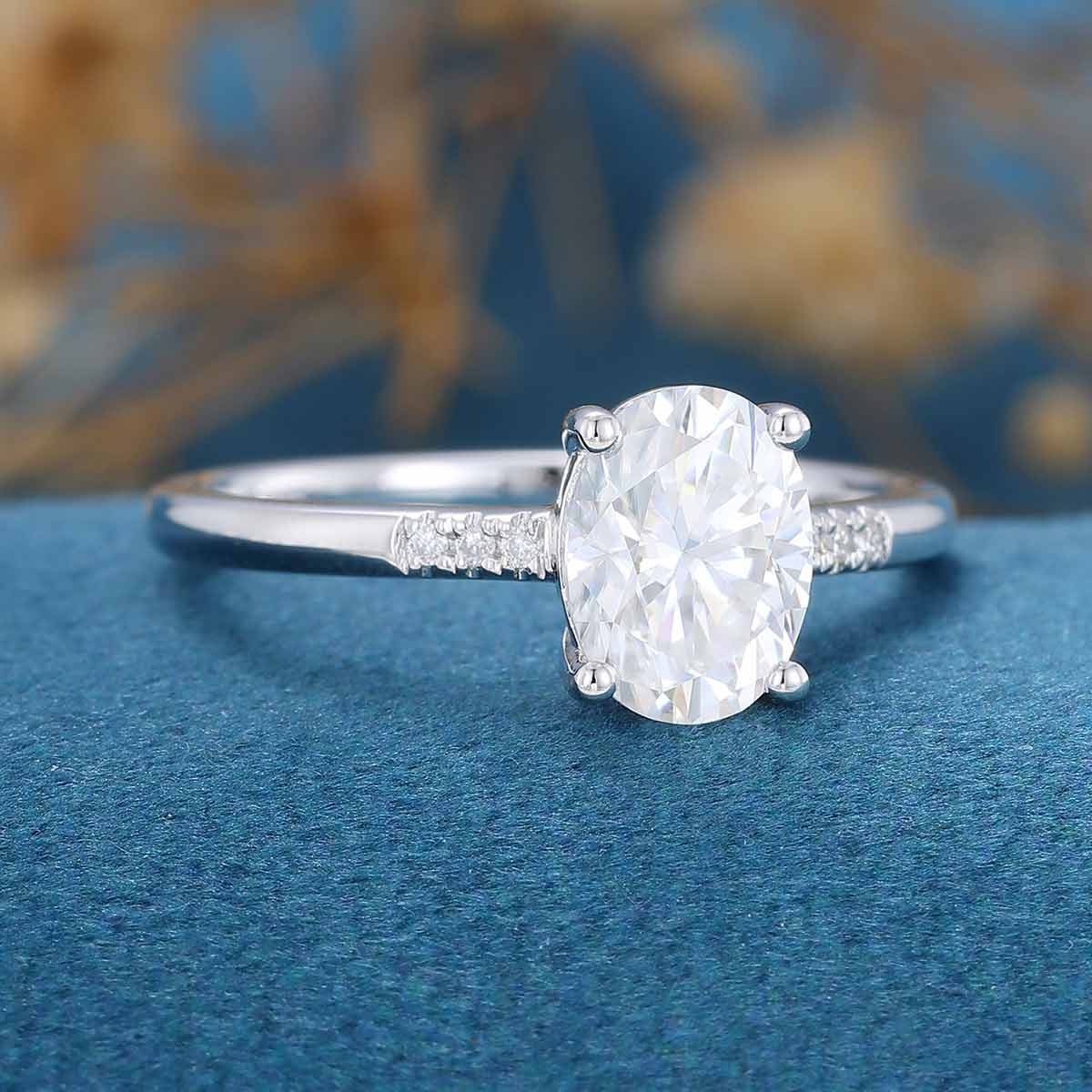 Oval cut Moissanite Engagement ring - Image 3