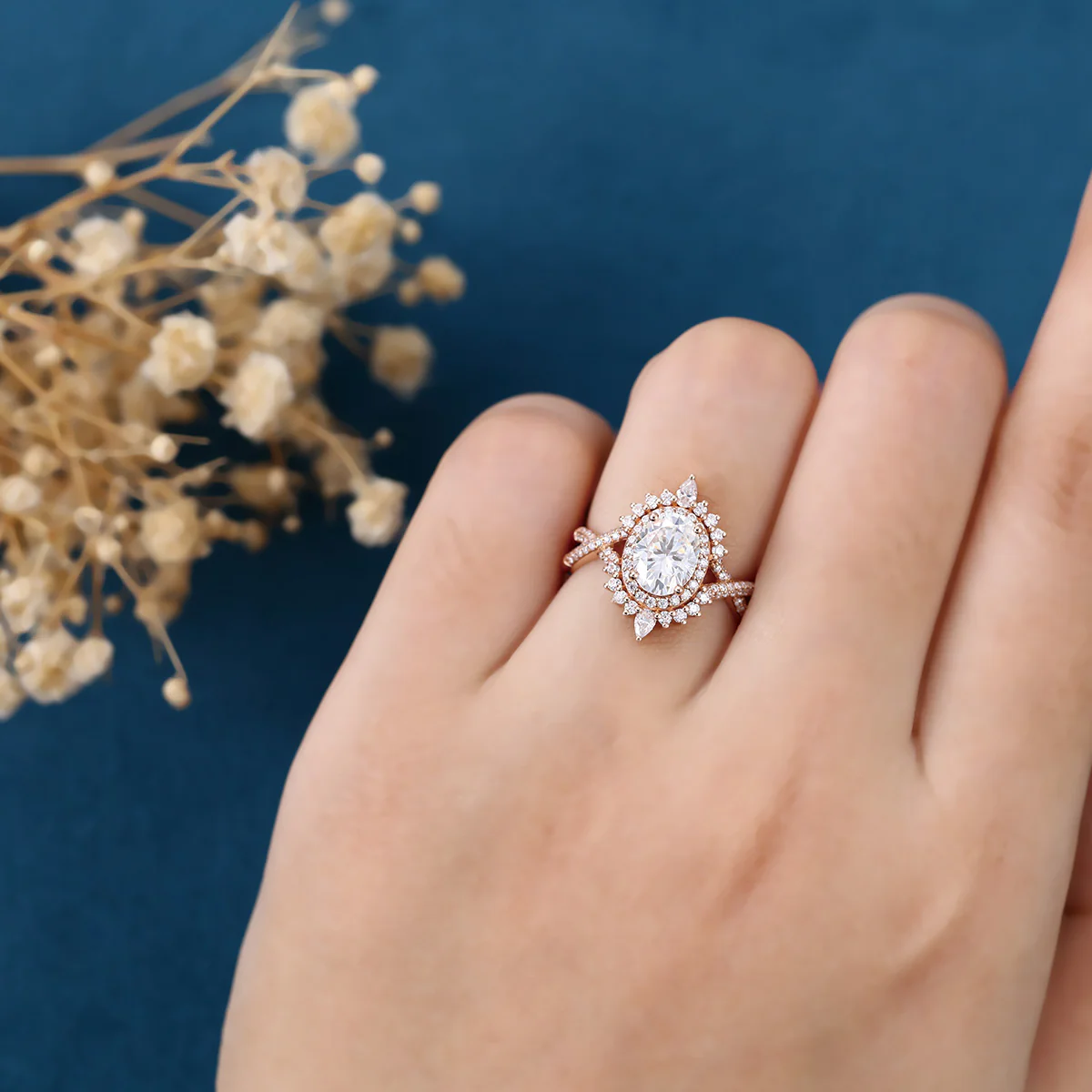 Oval Cut Moissanite Engagement ring - Image 2