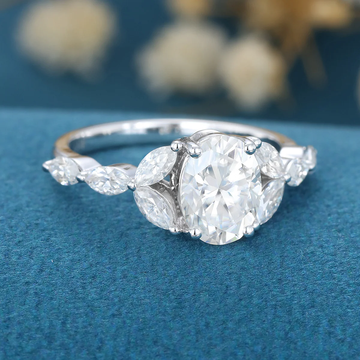 Oval cut Moissanite Cluster Engagement ring - Image 4