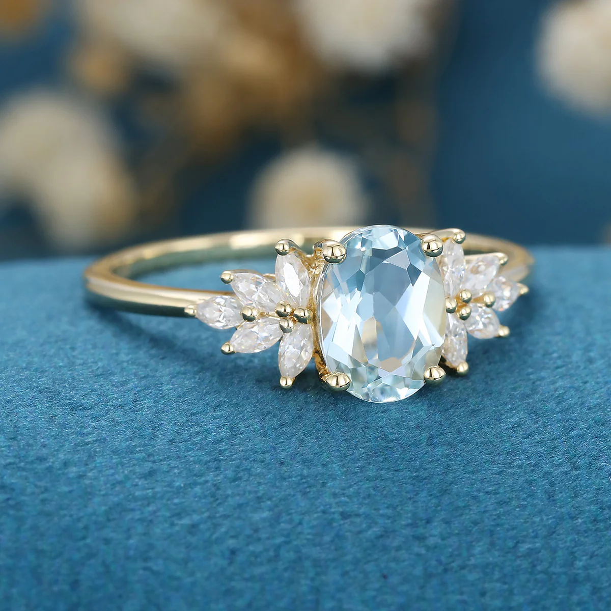 Oval cut Moonstone Cluster Engagement ring - Image 5