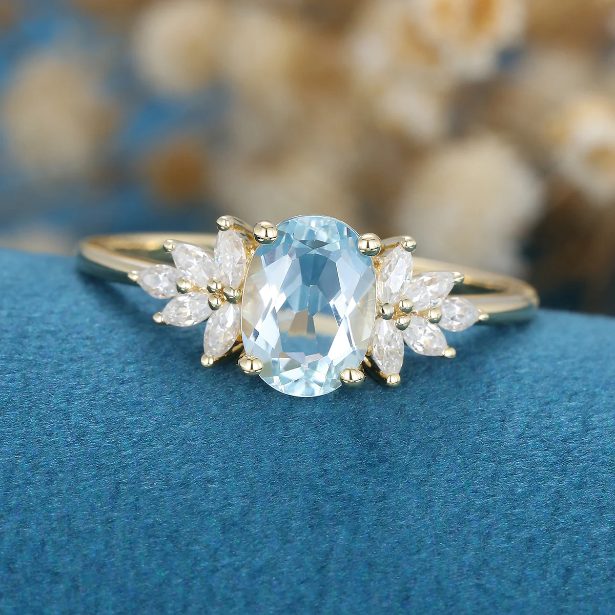 Oval cut Moonstone Cluster Engagement ring - Image 6