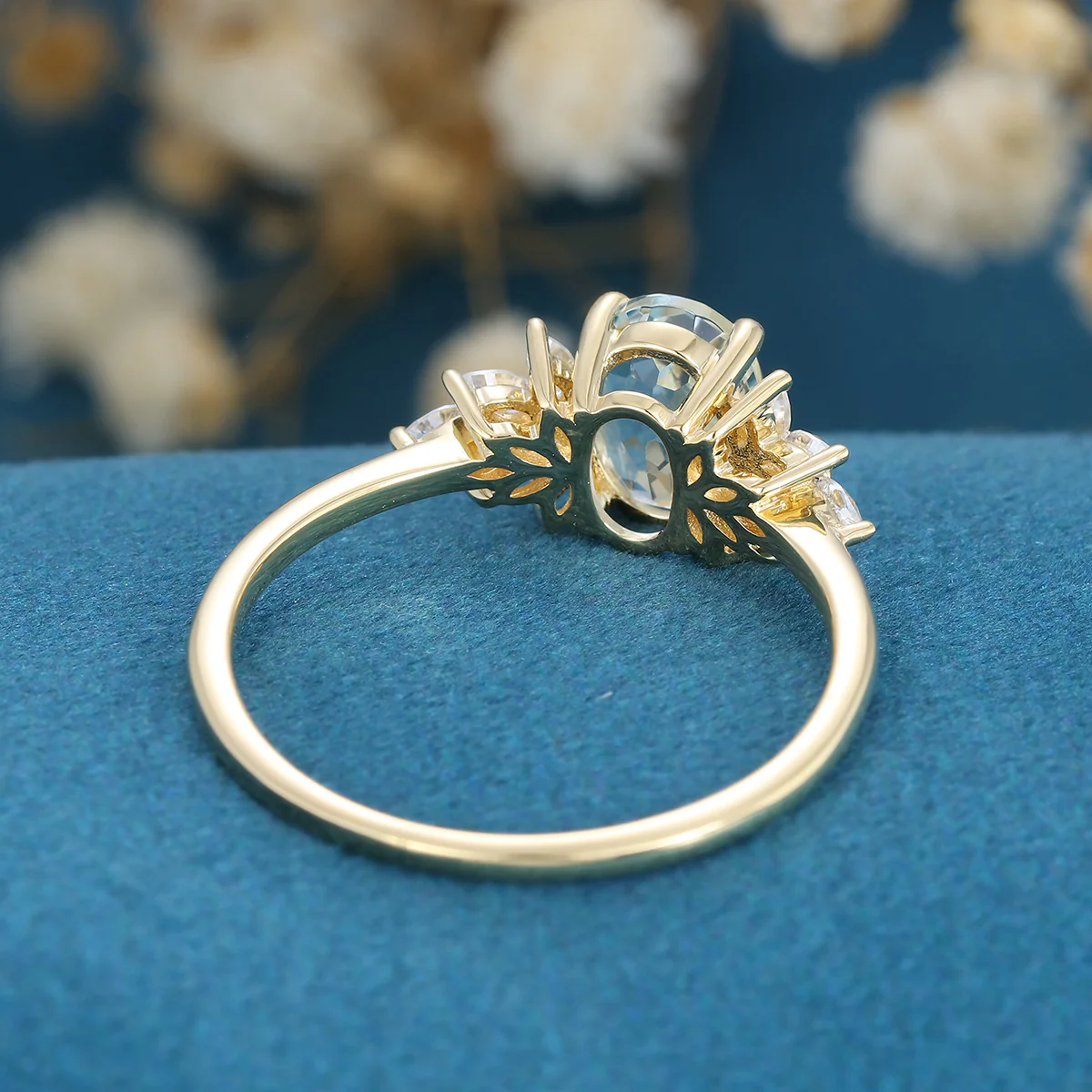 Oval cut Moonstone Cluster Engagement ring - Image 7