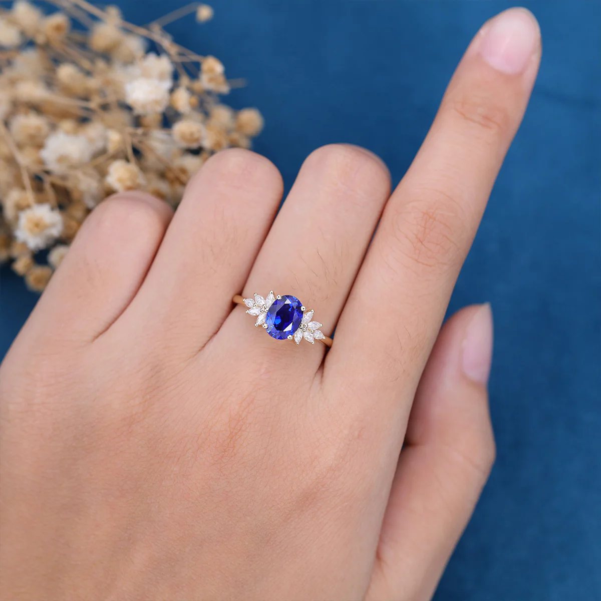 Oval cut Sapphire Cluster Engagement ring - Image 2