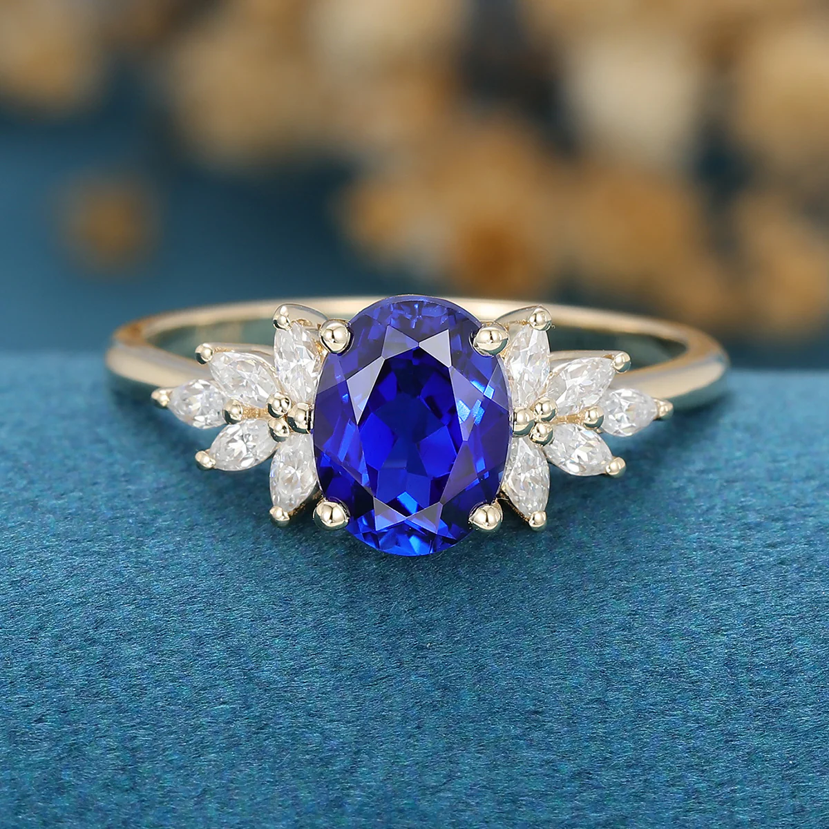 Oval cut Sapphire Cluster Engagement ring - Image 8