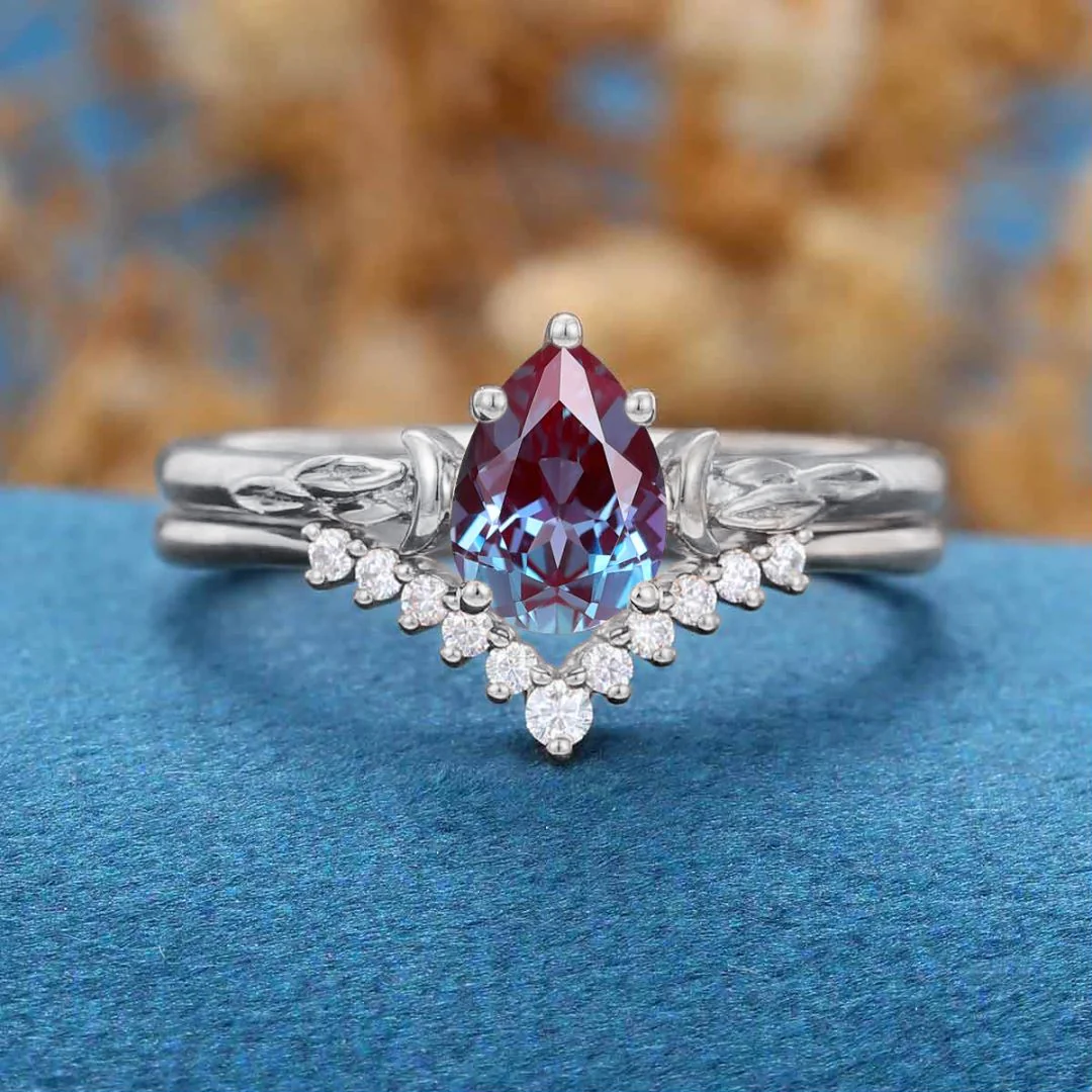 Pear cut Lab Alexandrite | Diamond Engagement Ring Bridal Set - Image 8