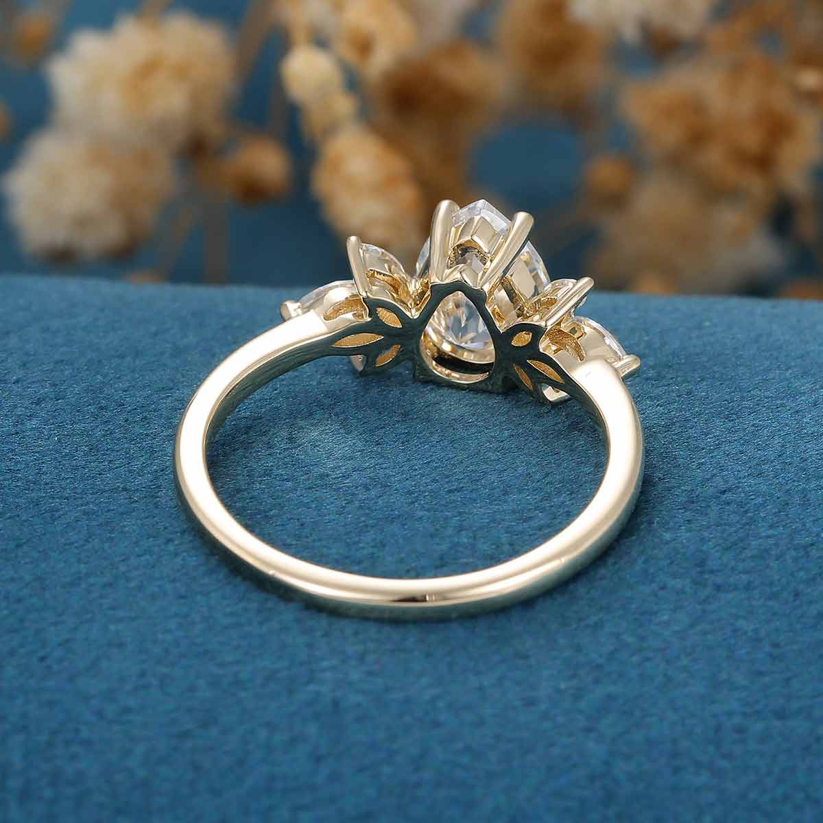 Pear cut Moissanite Engagement ring - Image 5