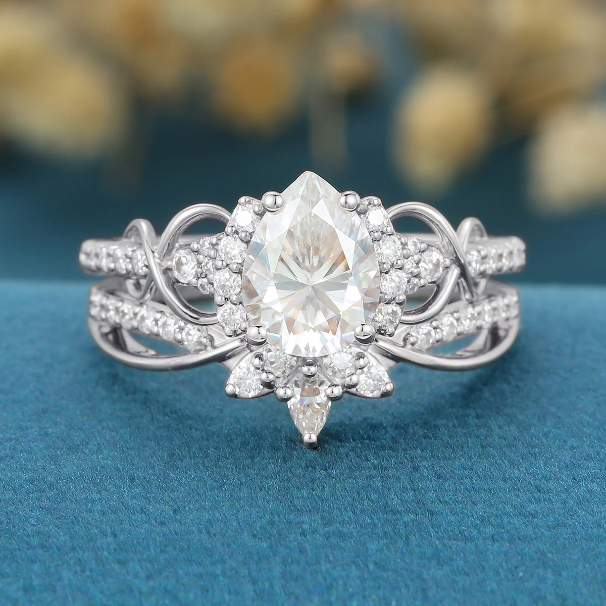 Pear cut Moissanite Engagement ring Bridal Set - Image 7