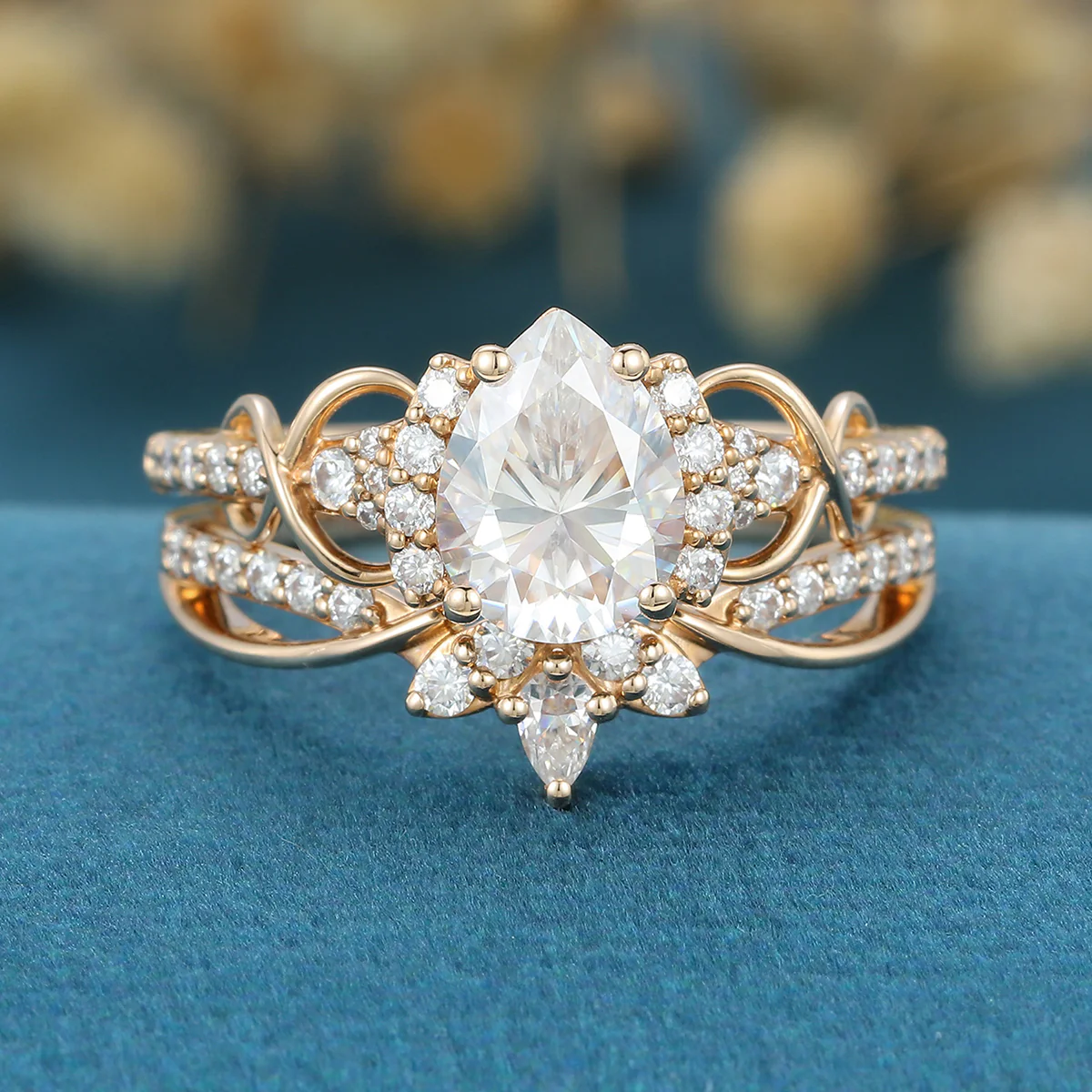 Pear cut Moissanite Engagement ring Bridal Set - Image 8