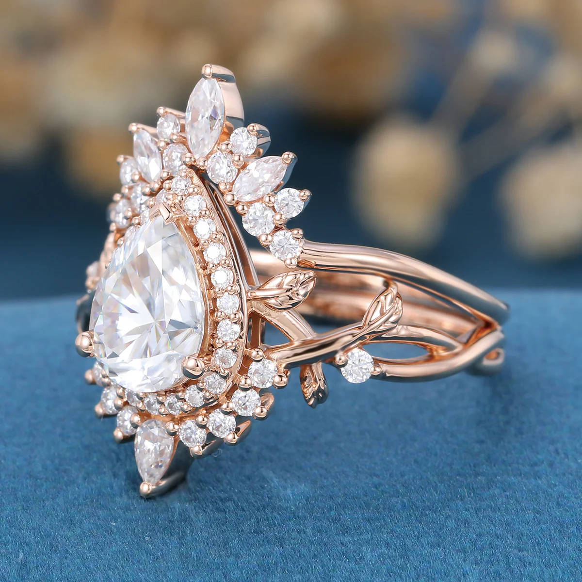 Pear cut Moissanite Engagement ring Bridal Set - Image 4