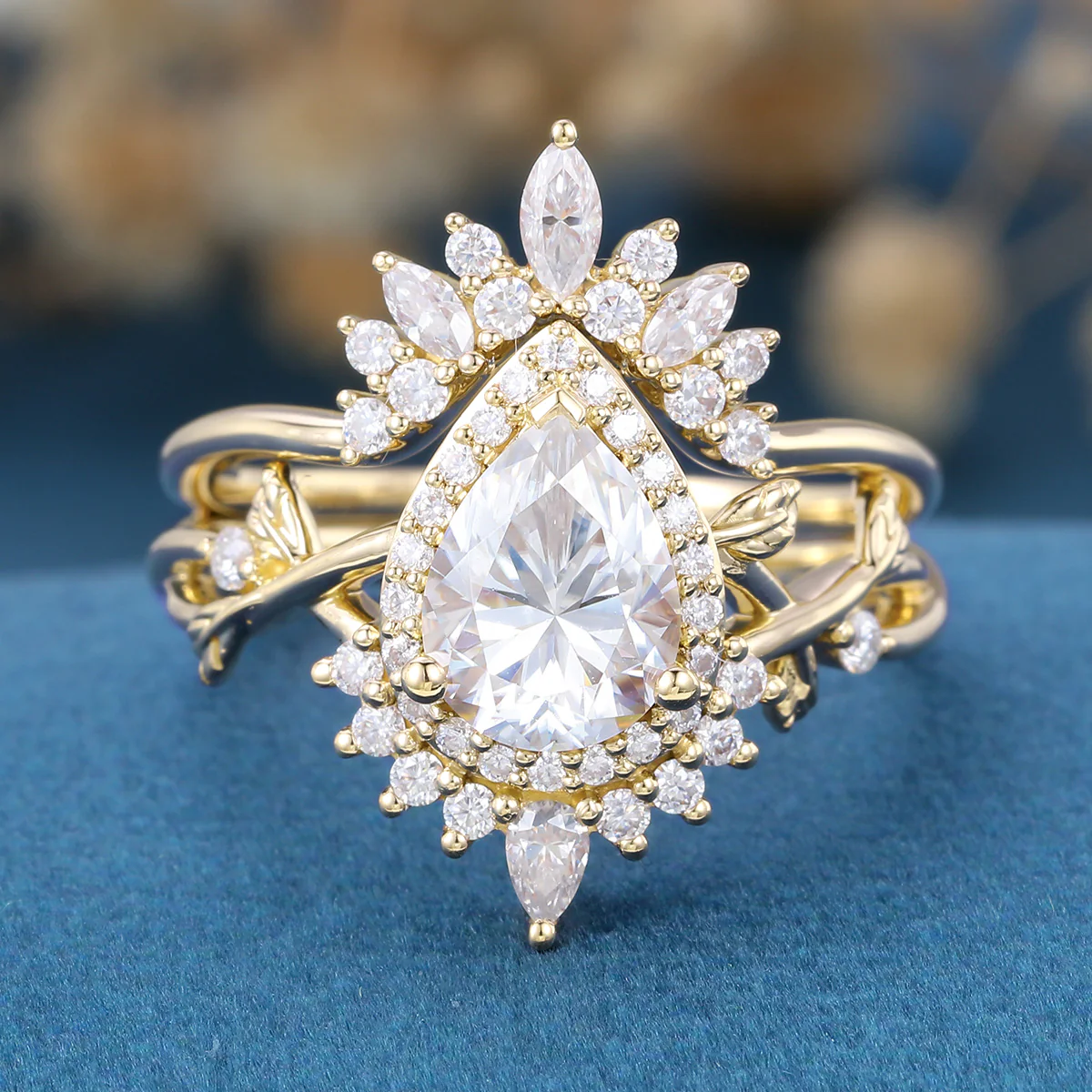 Pear cut Moissanite Engagement ring Bridal Set - Image 8