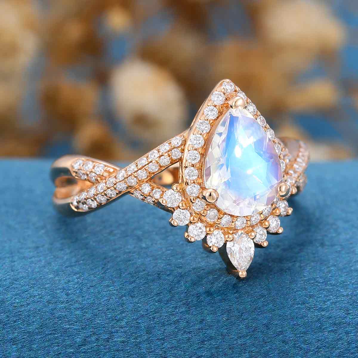 Pear cut Moonstone Solid Gold Engagement Ring - Image 3