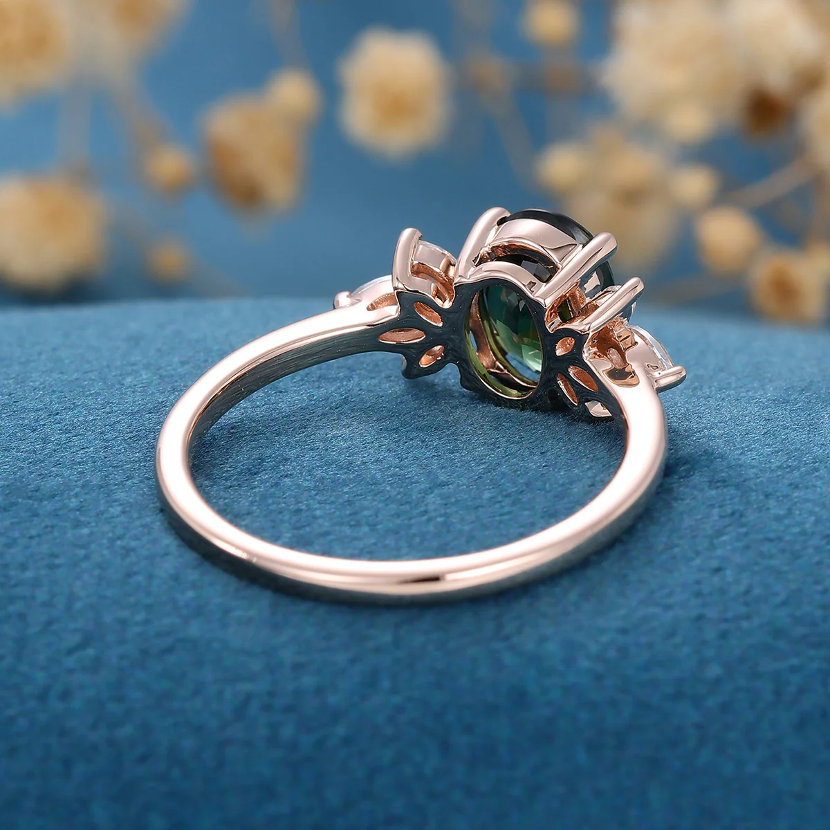 Oval cut Blue-Green Sapphire Cluster Engagement ring - Image 6