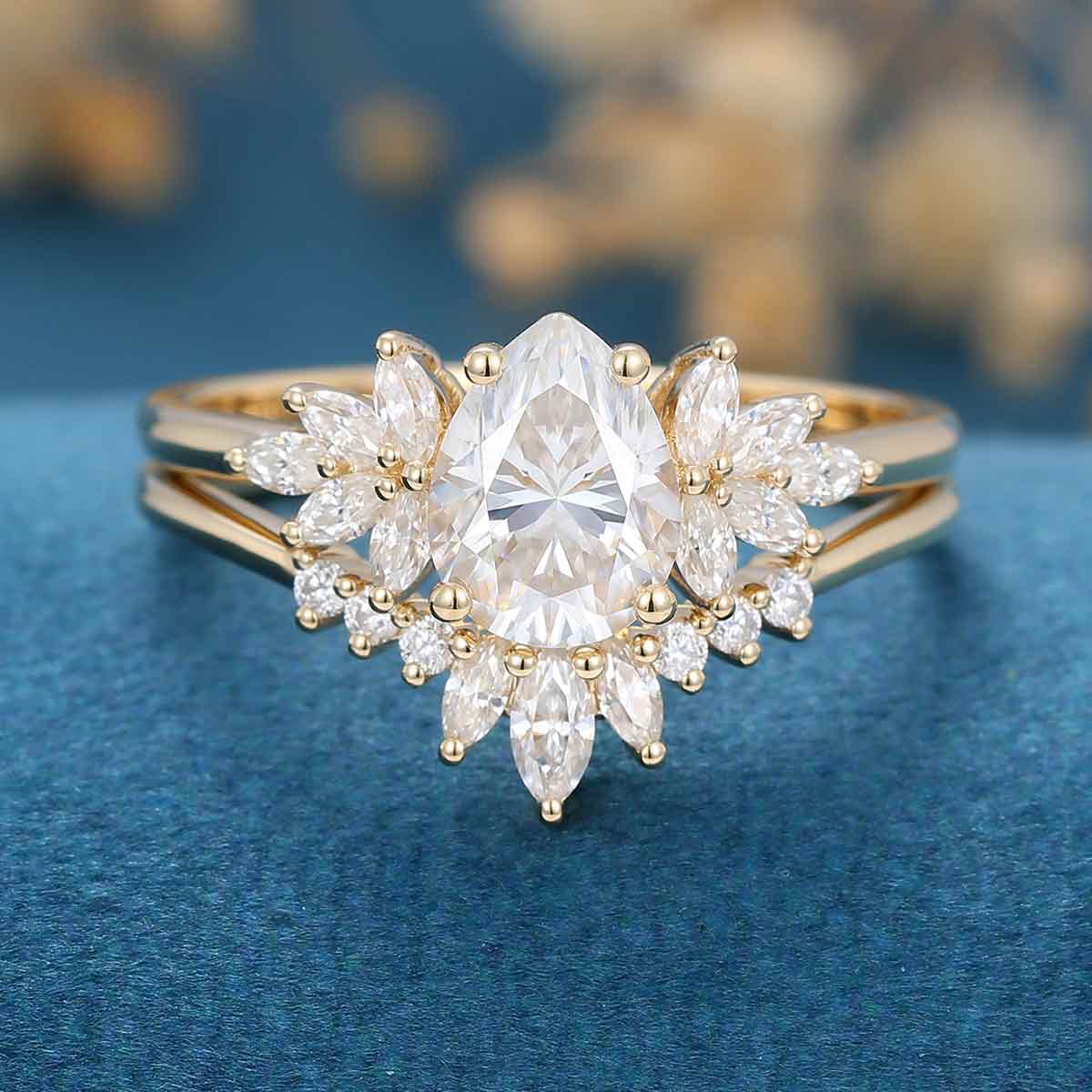Pear cut Moissanite Cluster Engagement ring Bridal Set - Image 8