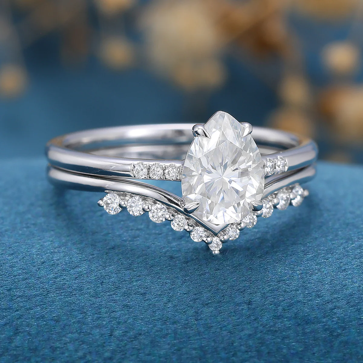 Pear cut Moissanite Cluster Engagement ring Bridal Set - Image 4