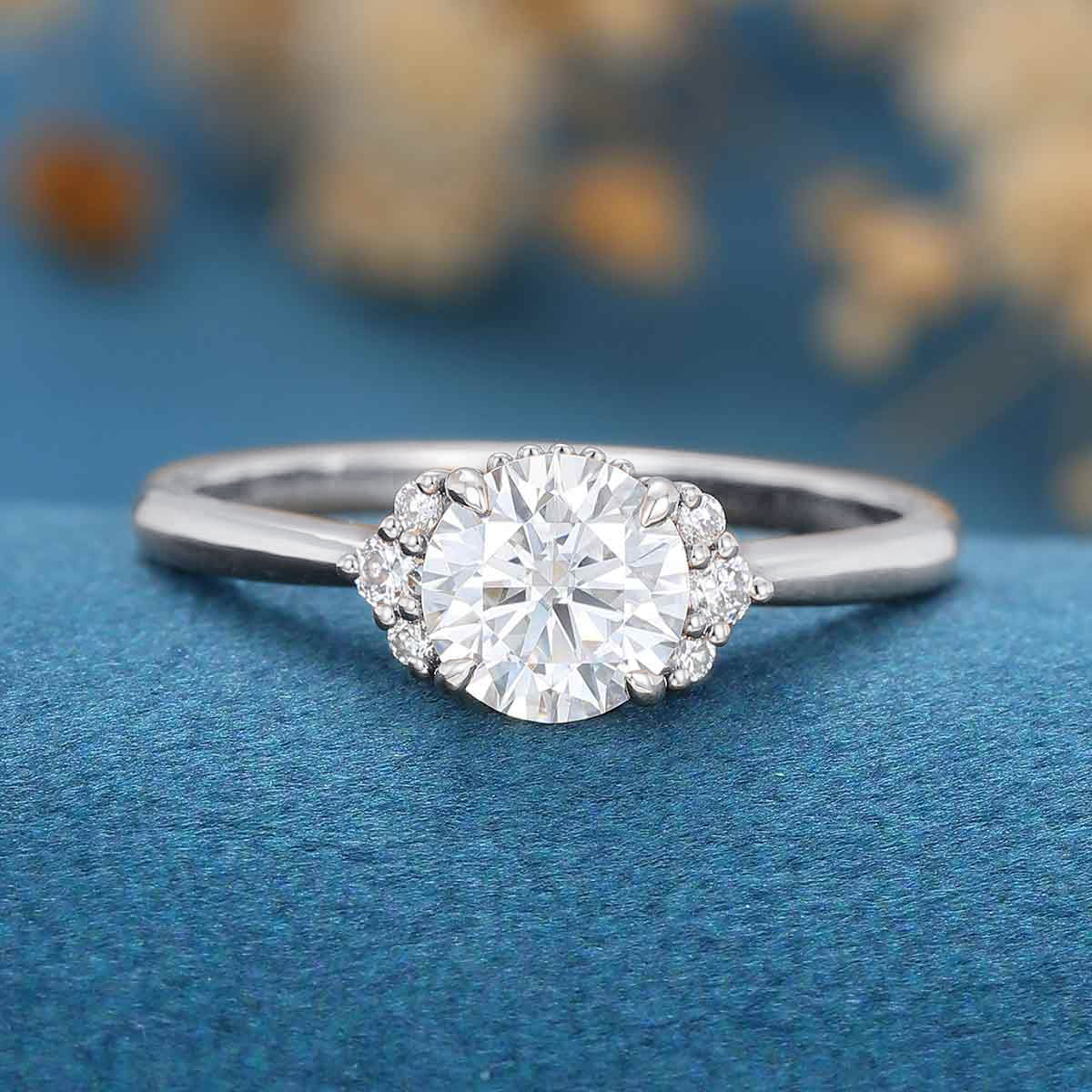 Round cut Moissanite Engagement ring - Image 8