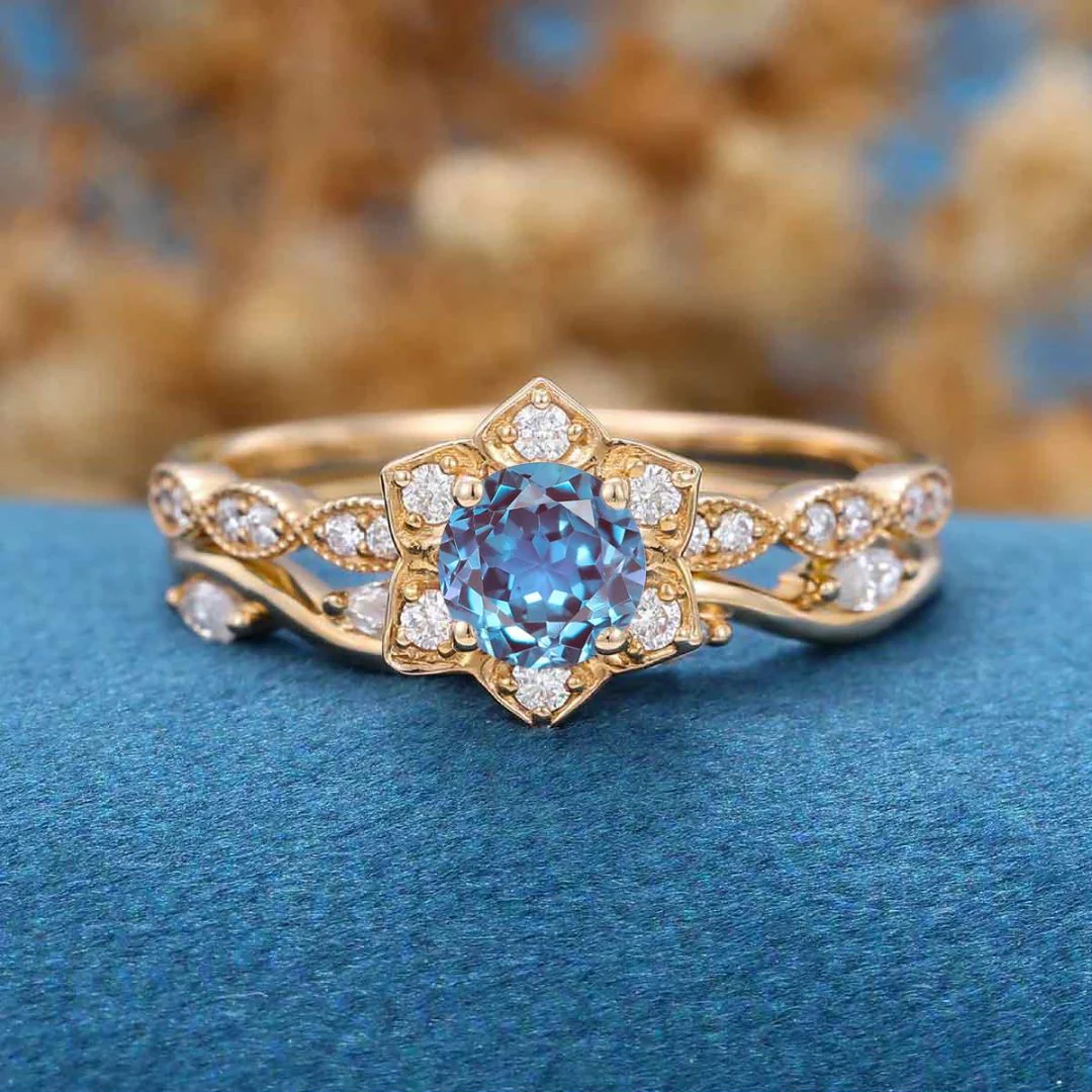 Round cut Lab Alexandrite | Diamond ring set - Image 7