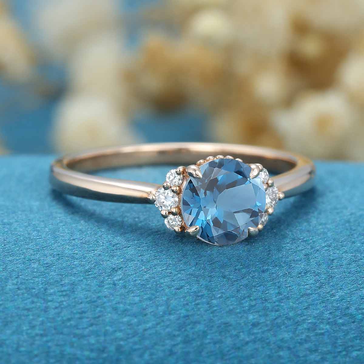 1.0Carat Round cut London Blue Topaz Engagement ring - Image 4