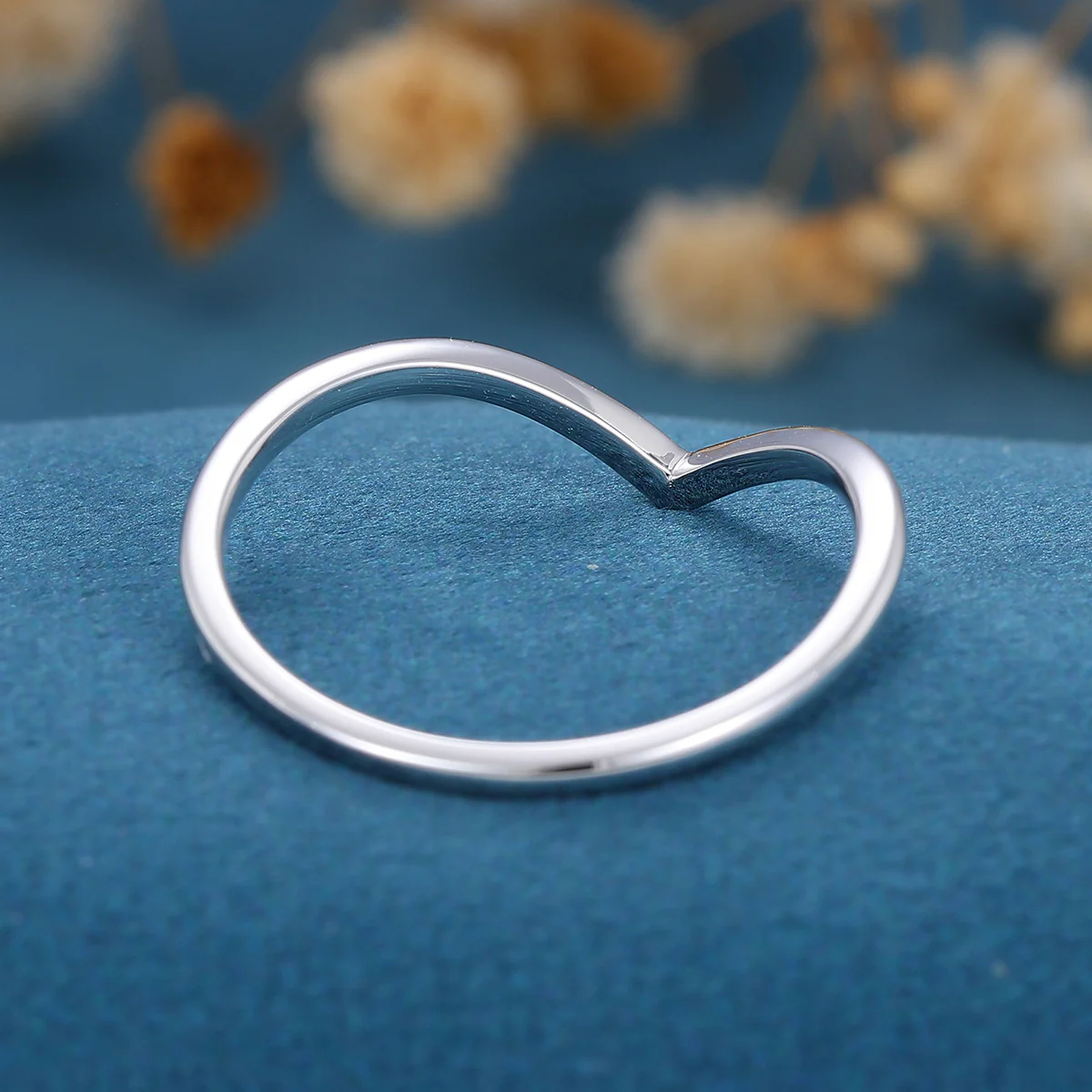 Simple gold Curved Wedding Band Ring - Image 5