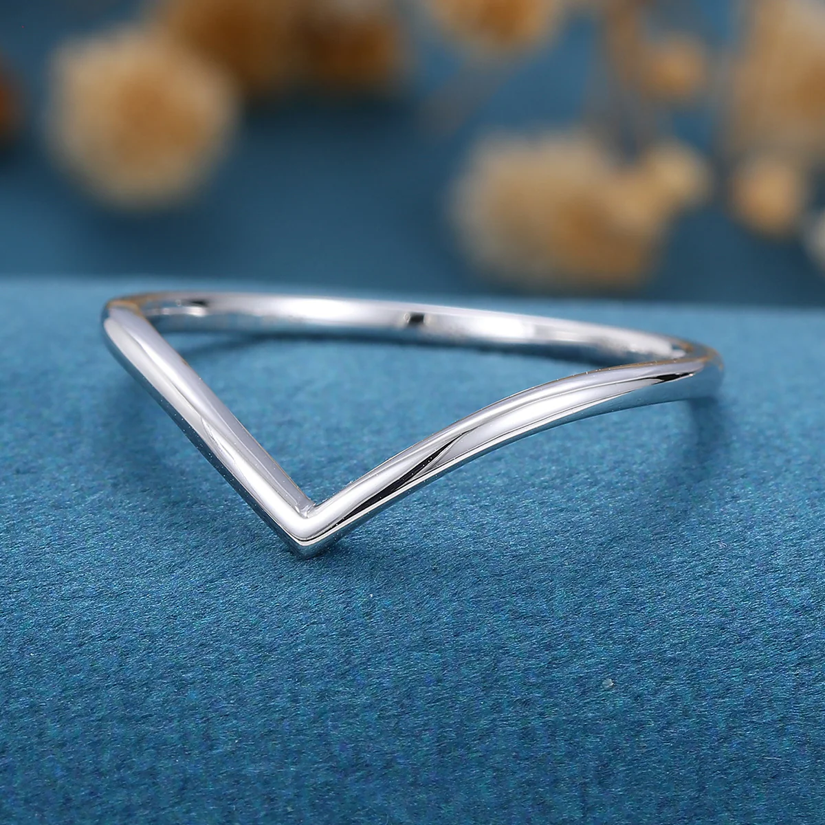 Simple gold Curved Wedding Band Ring - Image 6