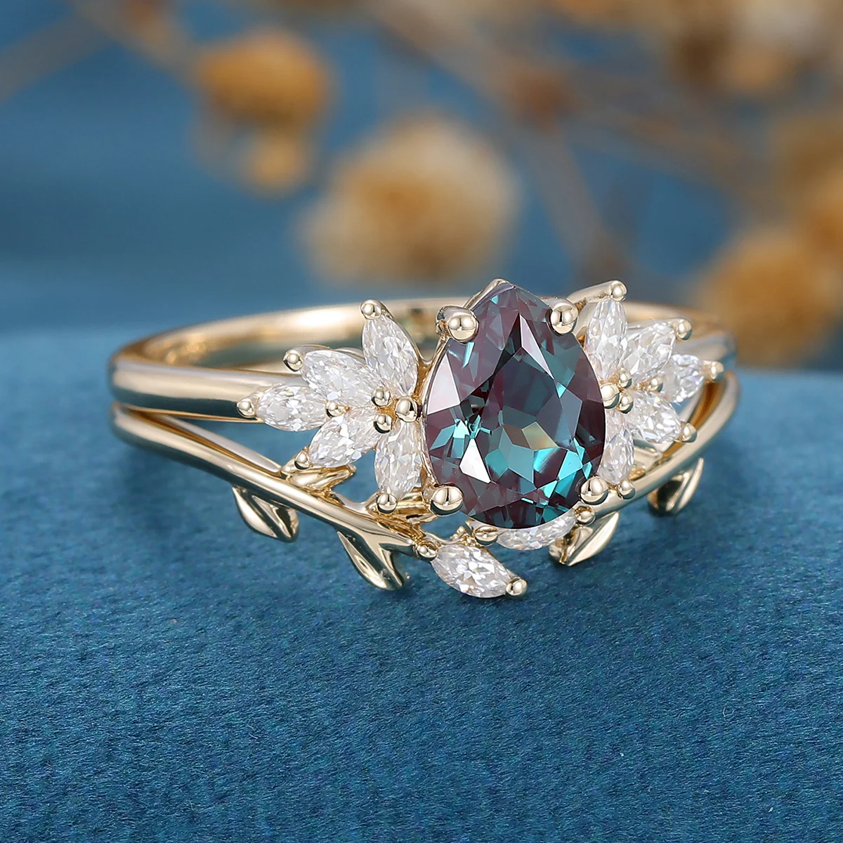 Pear cut Lab Alexandrite Engagement ring Bridal Set - Image 8